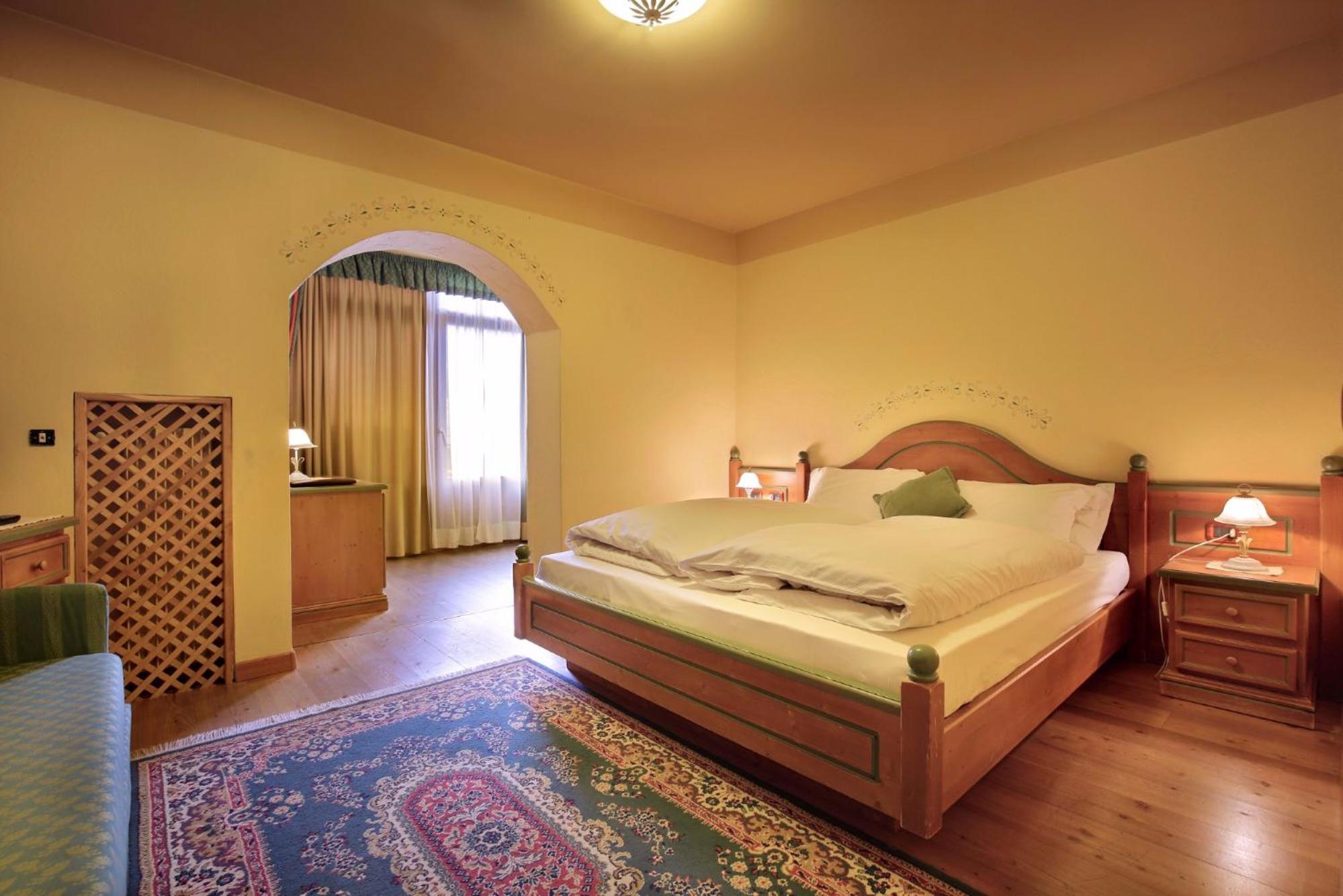 Junior Suite with Balcony photo 1