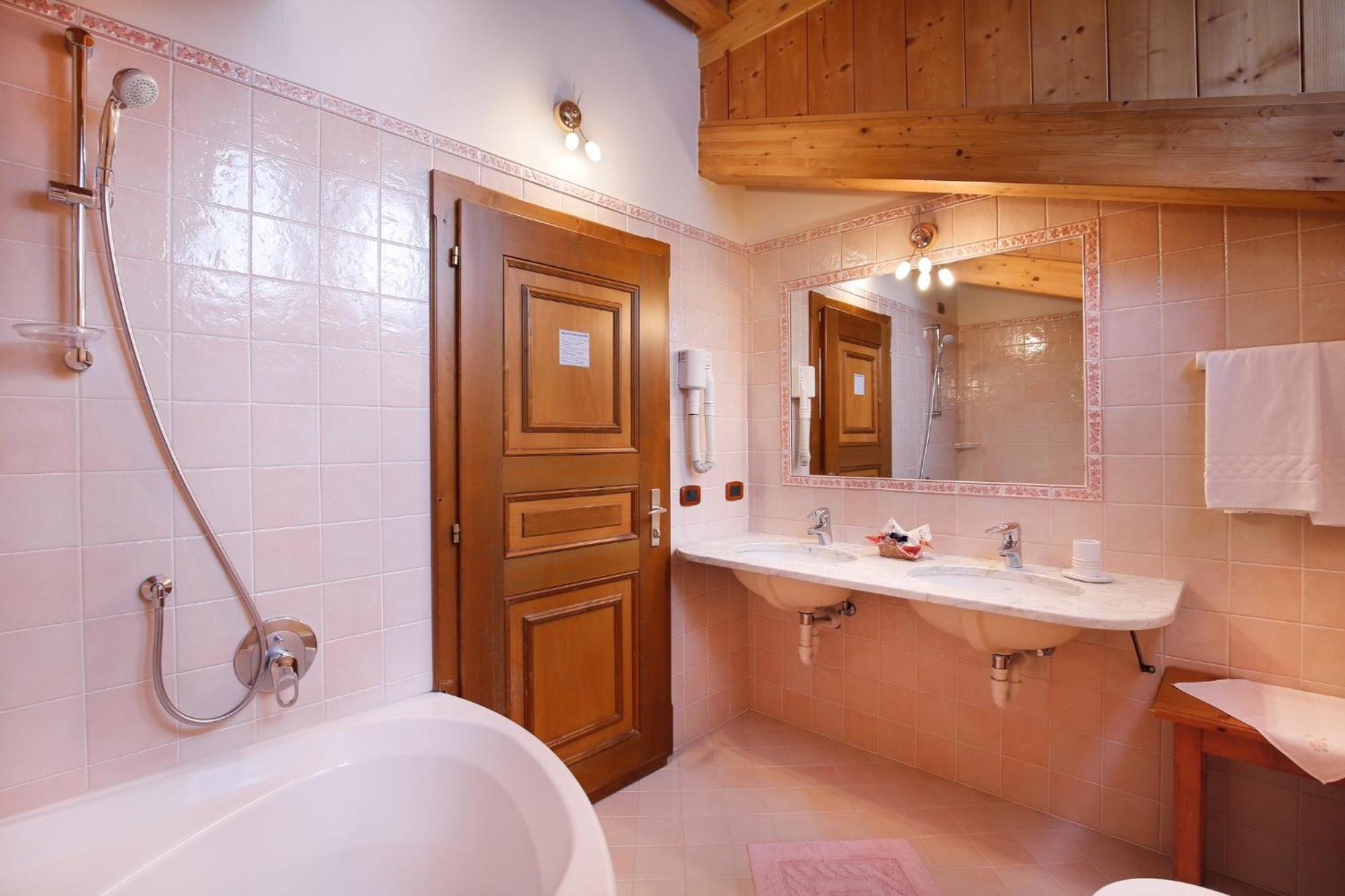 Junior Suite with Balcony photo 3