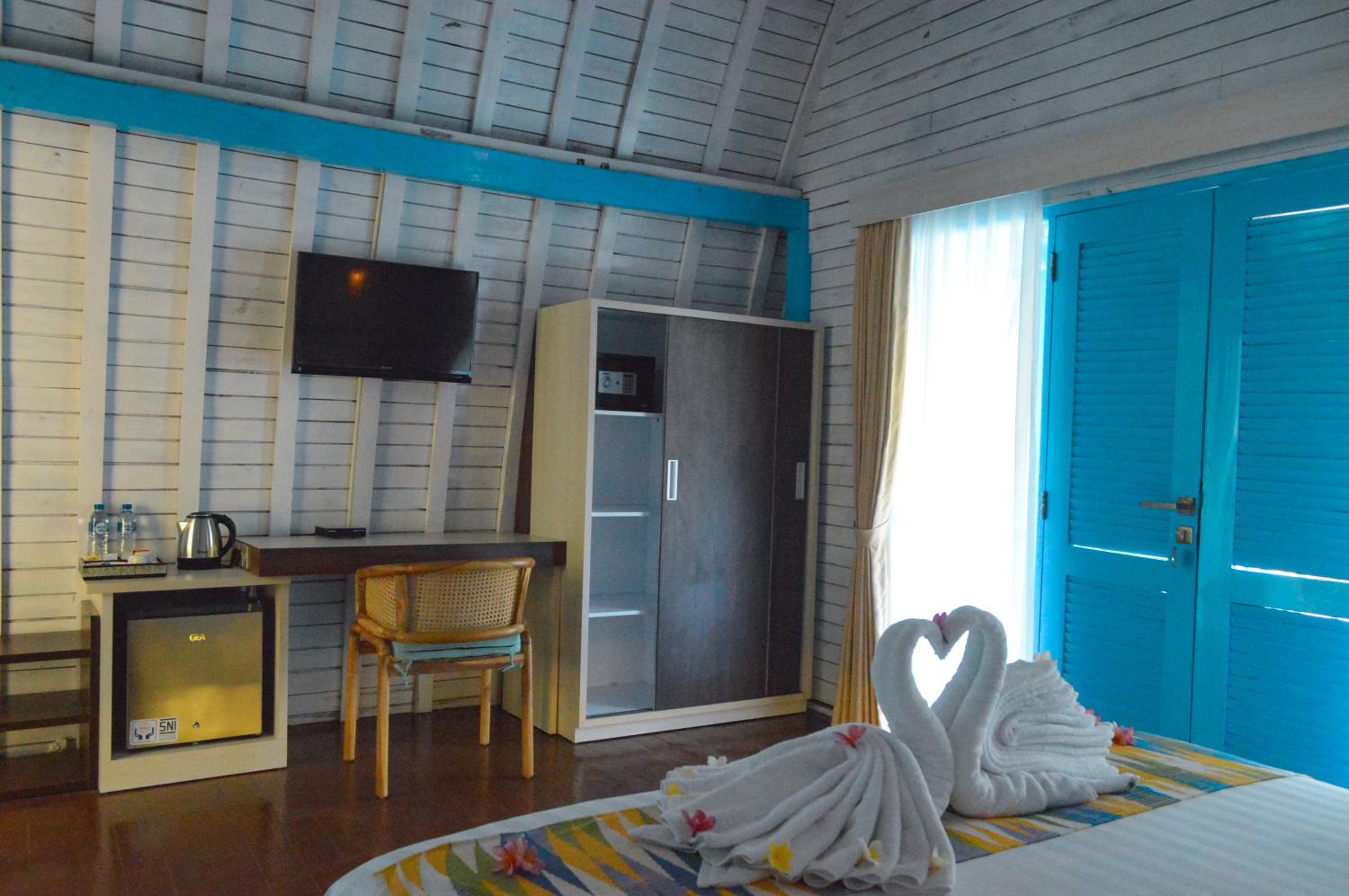 Deluxe Bungalow with Garden View - Photo 16