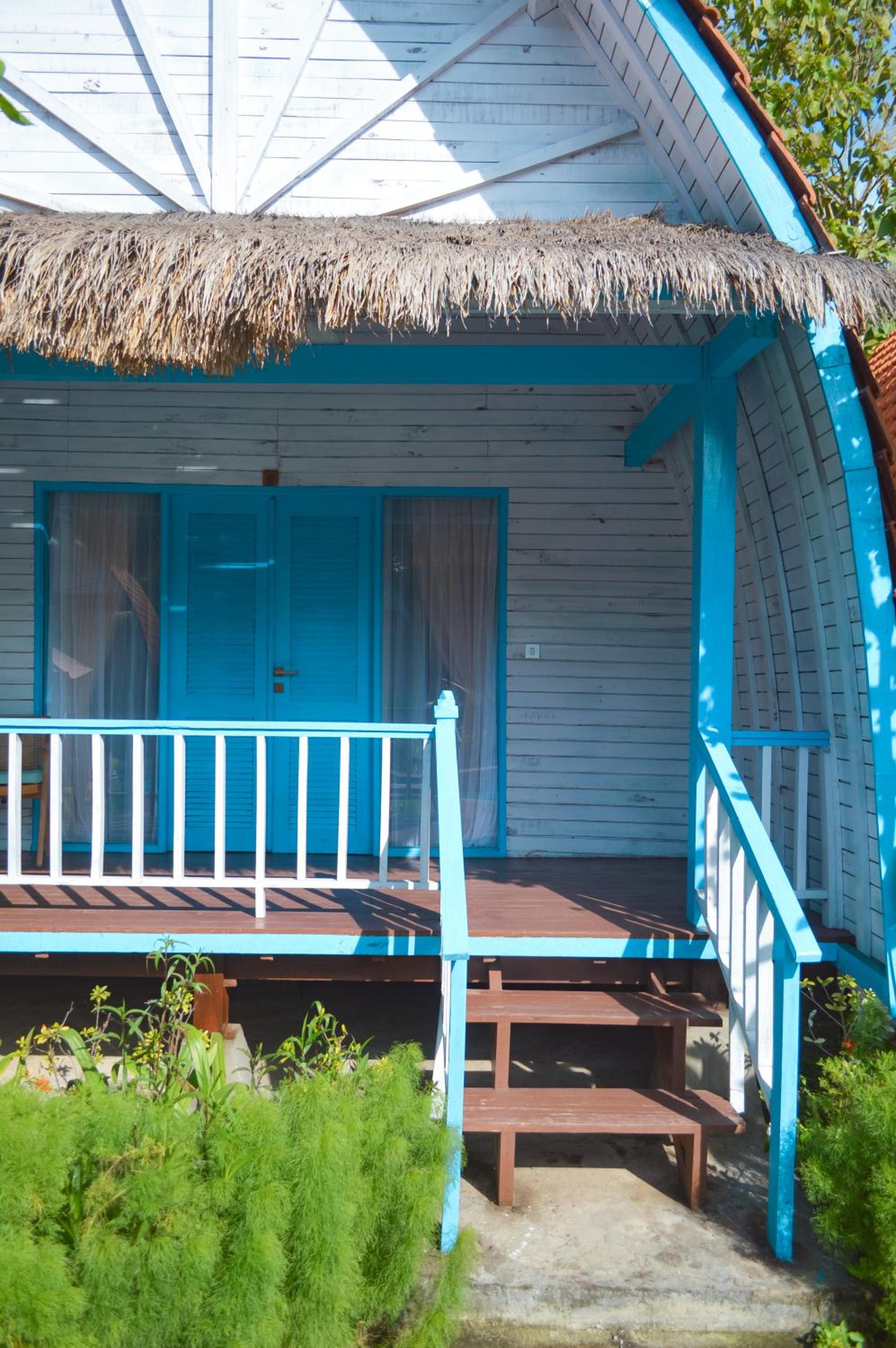 Deluxe Bungalow with Garden View - Photo 11