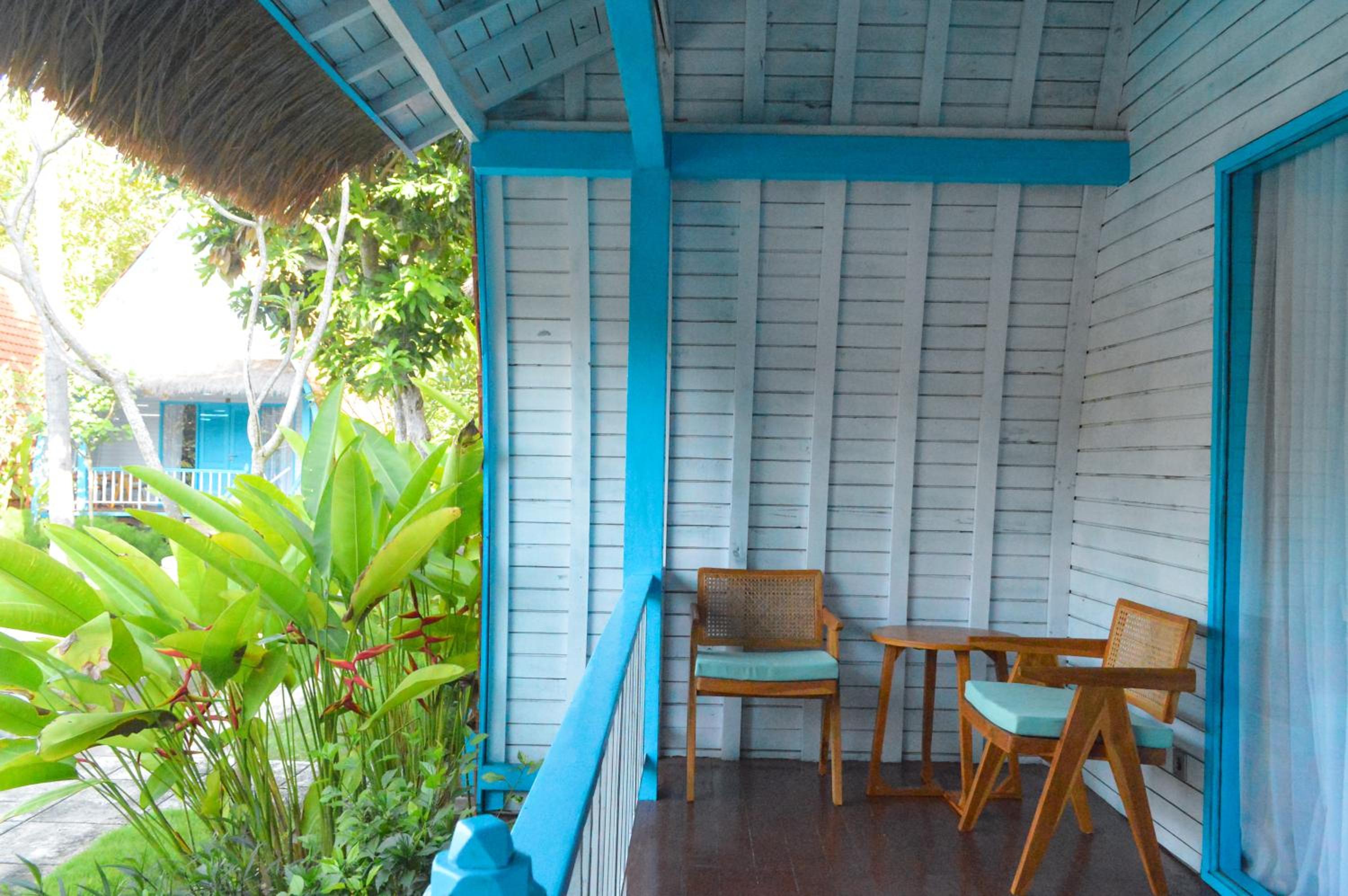 Deluxe Bungalow with Pool View - Photo 10
