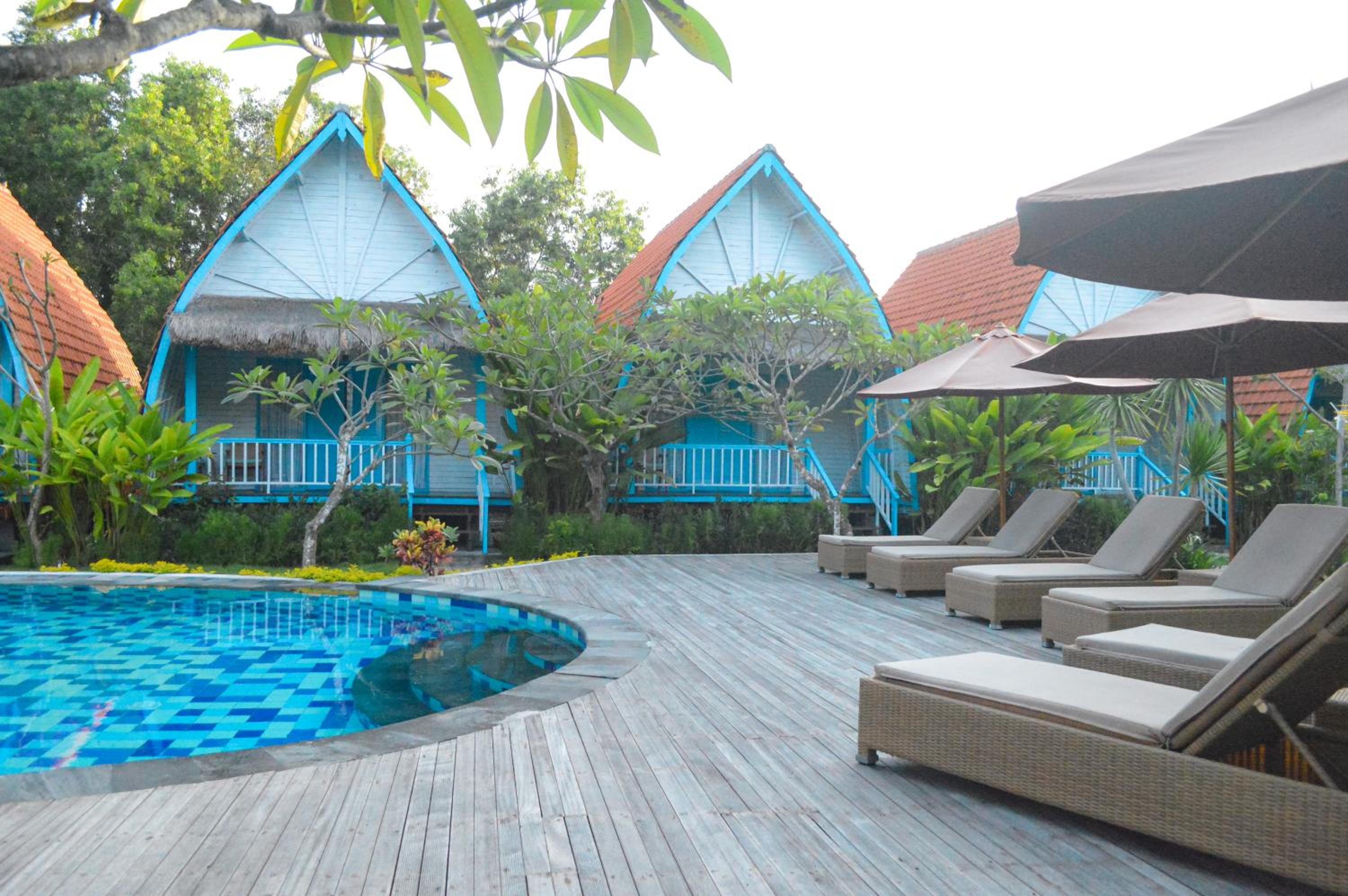 Deluxe Bungalow with Pool View - Photo 2