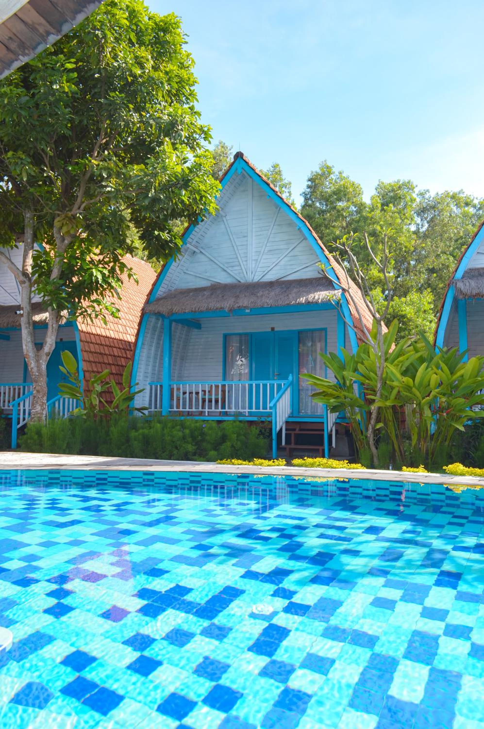 Deluxe Bungalow with Pool View - Photo 6