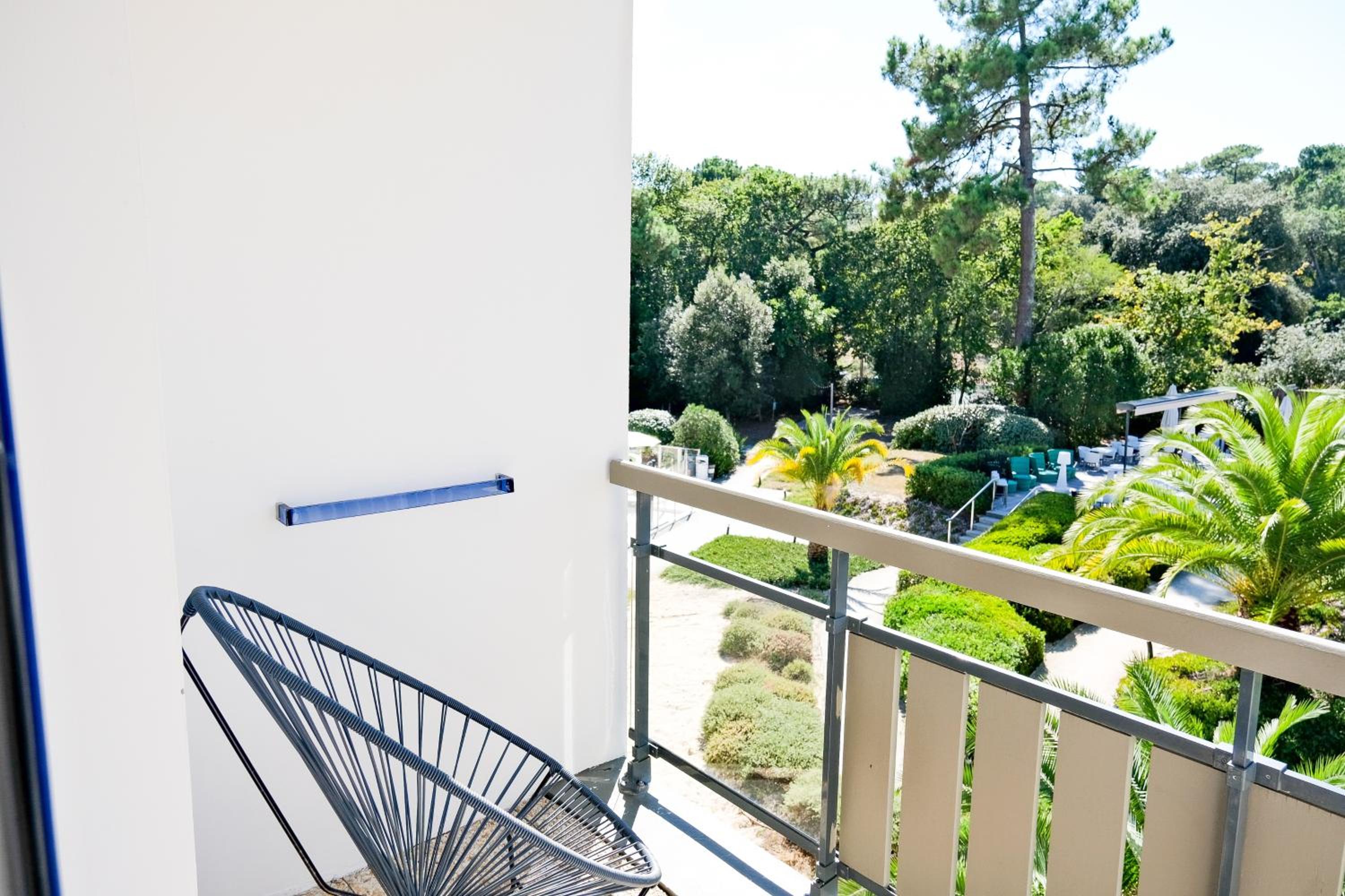 Privilege Room with Pool View and Spa Access - Photo 8