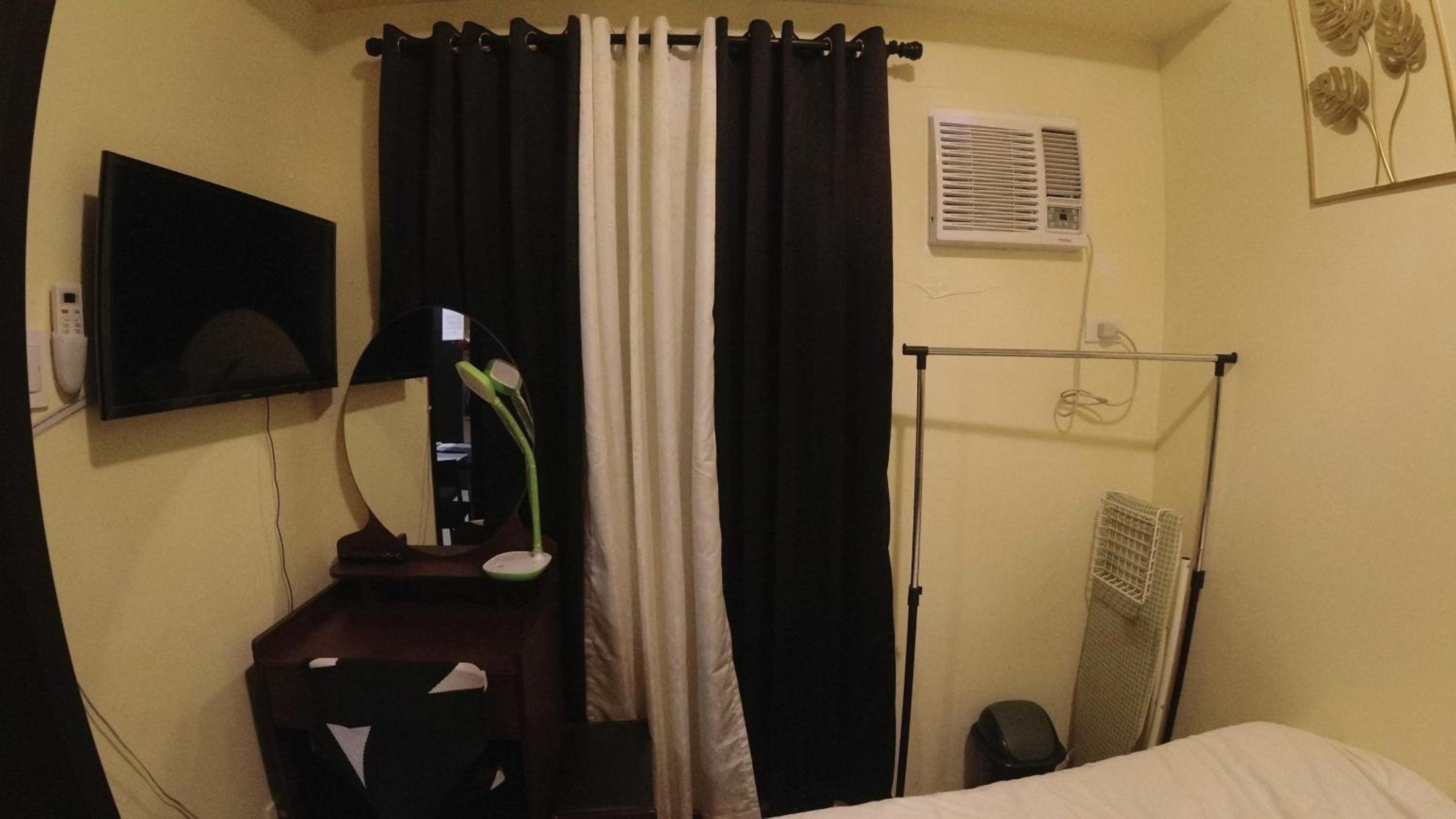 One-Bedroom Apartment - Photo 32