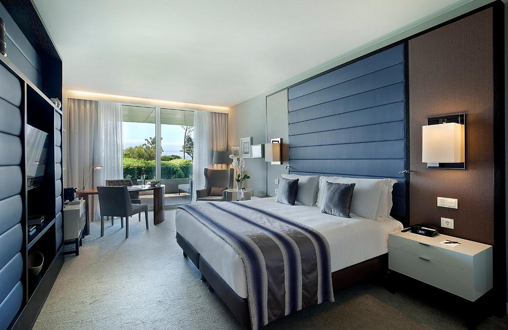 Classic King Room with Garden View thumbnail 6