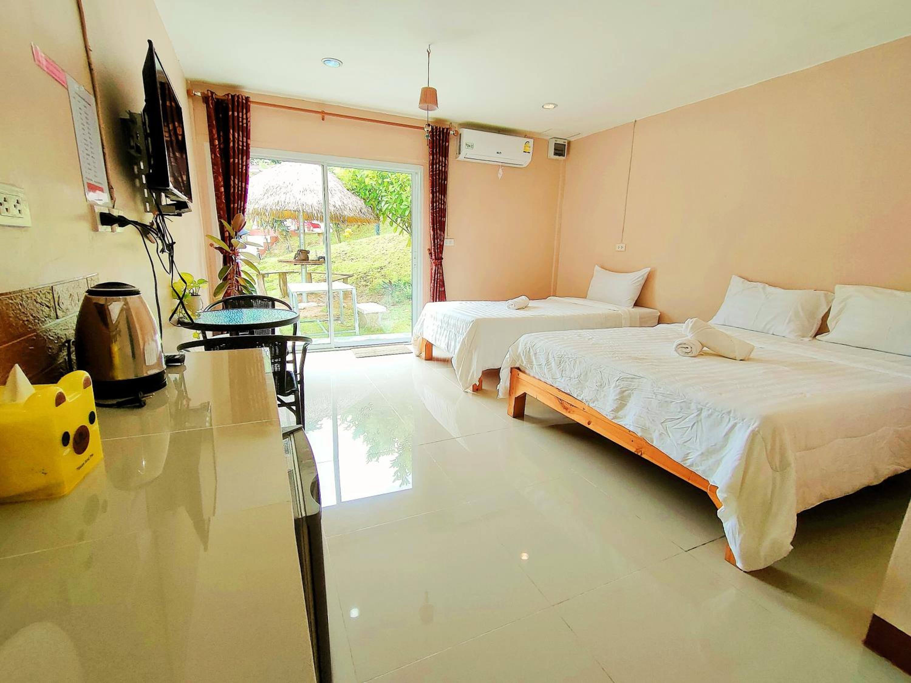 Triple Room with View - Photo 3