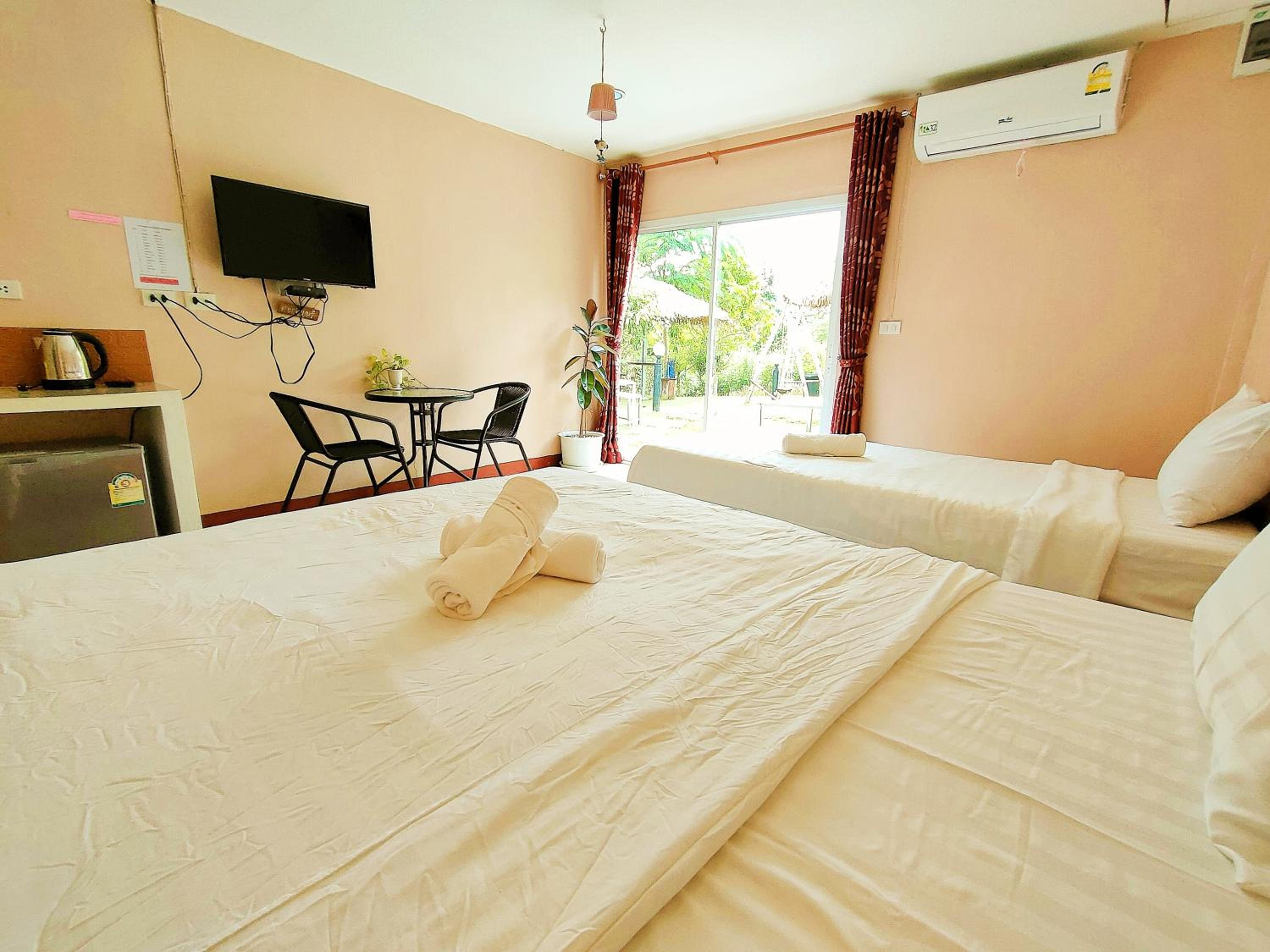 Triple Room with View - Photo 25