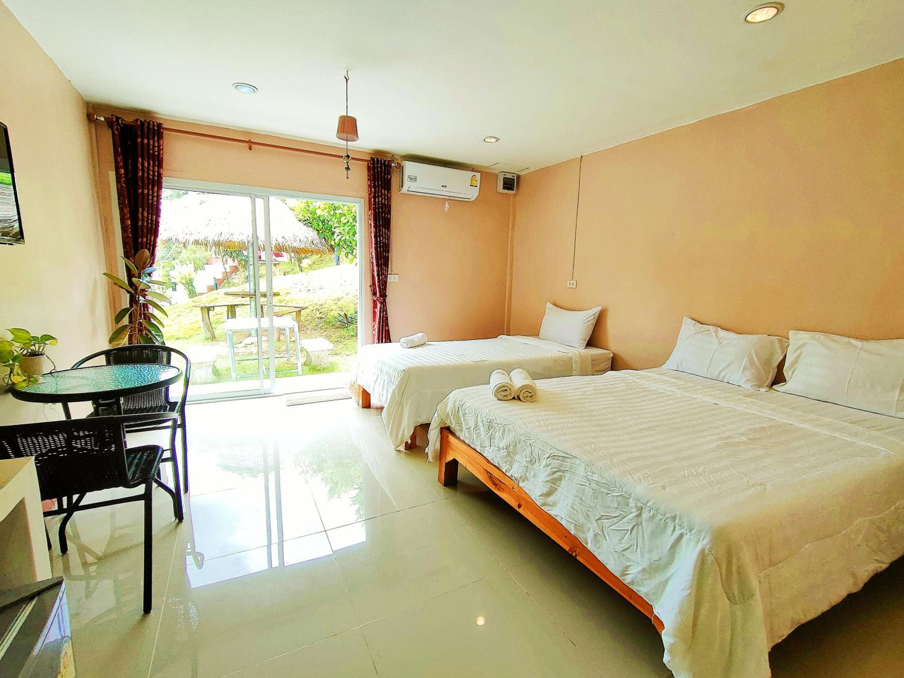 Triple Room with View - Photo 24