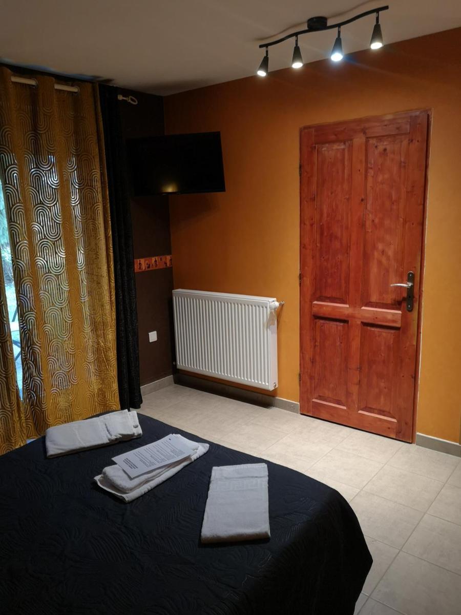 Double Room - Photo 14