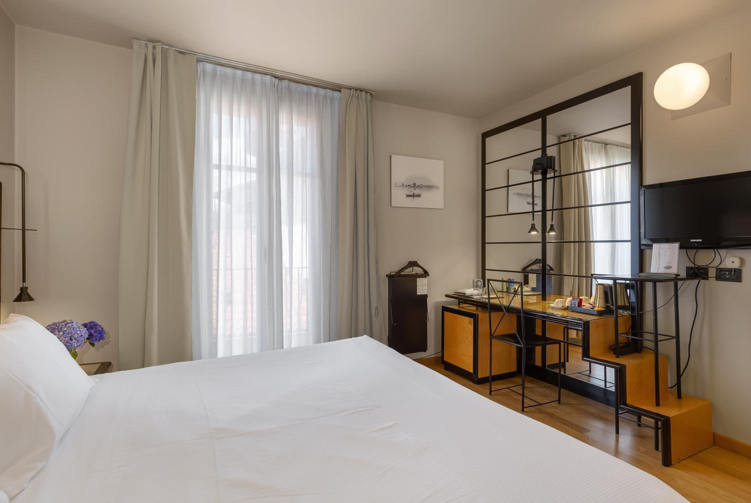 Standard Double Room - Photo 1