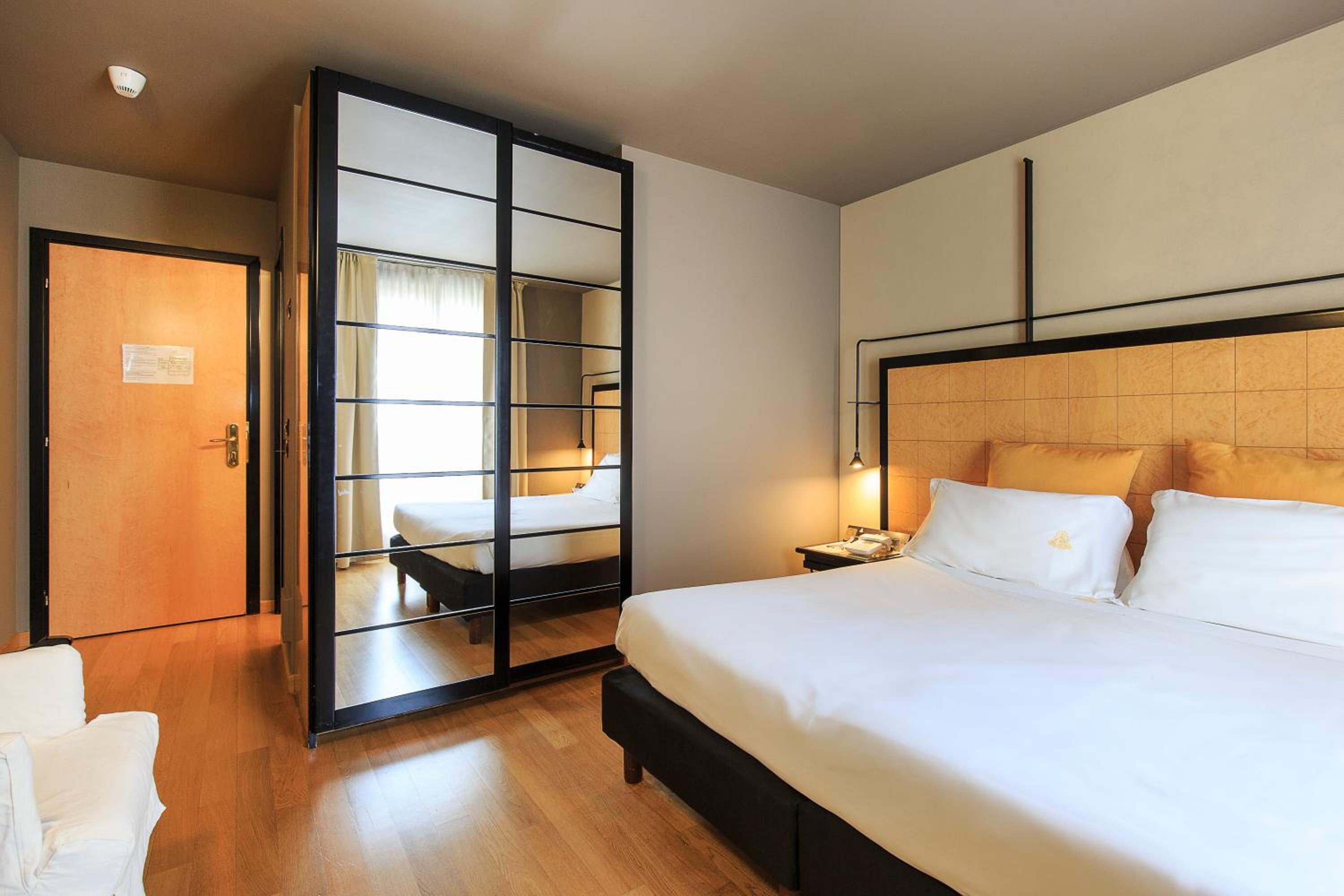 Standard Double Room - Photo 3