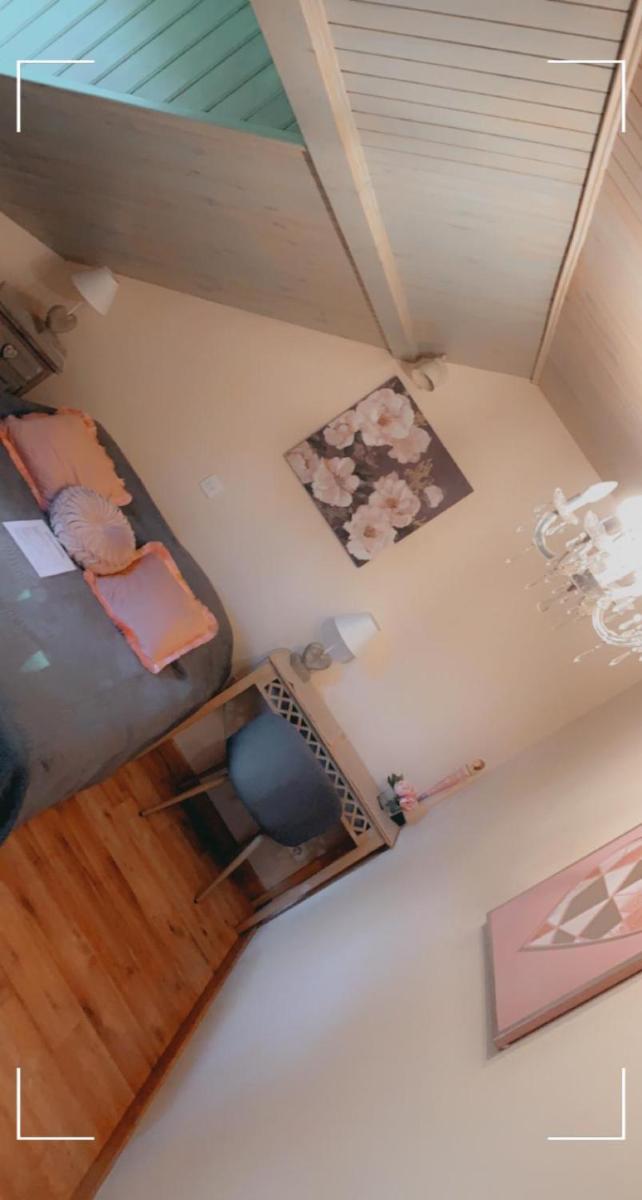 Family Room - Photo 2
