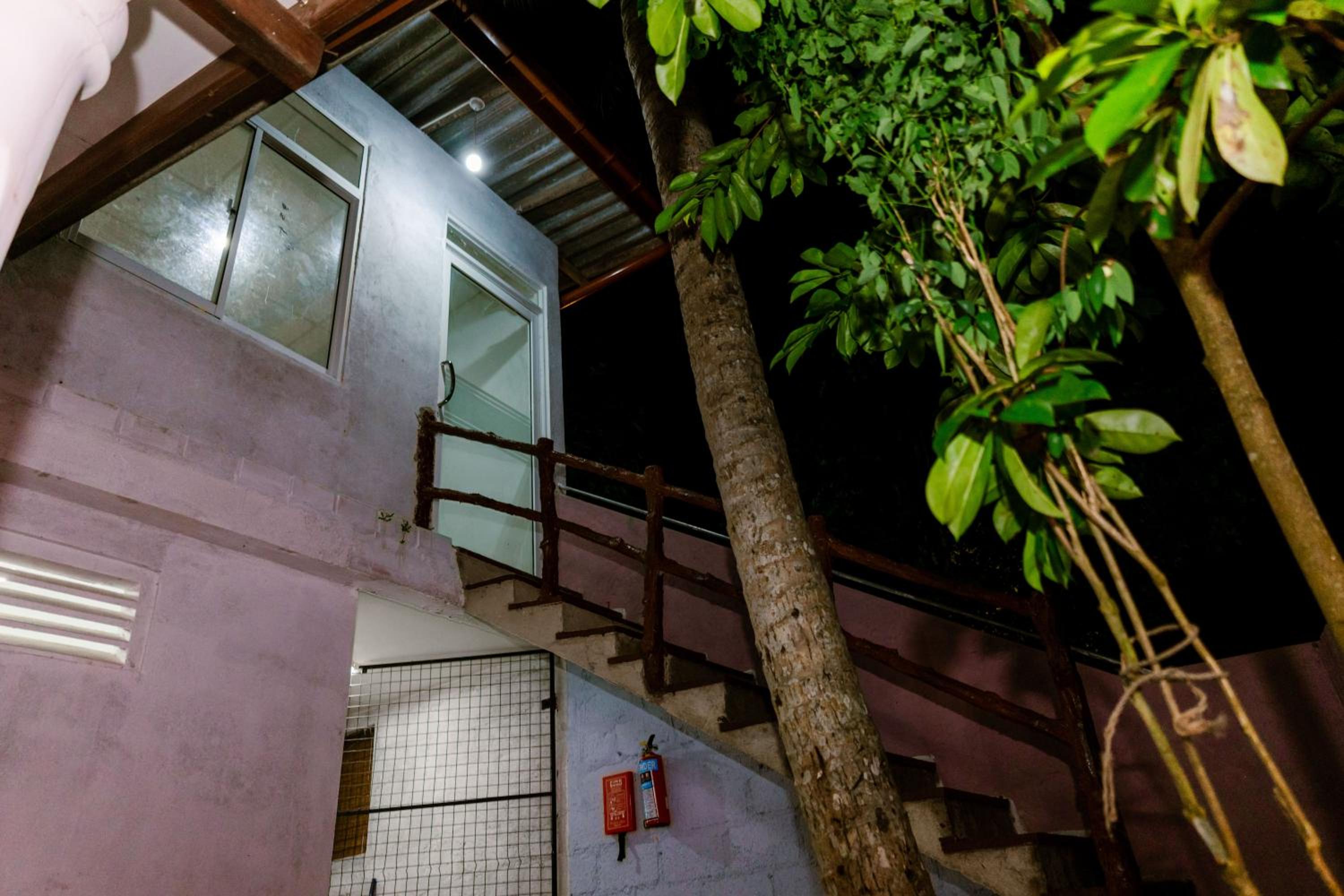 Double Room with Garden View - Photo 3