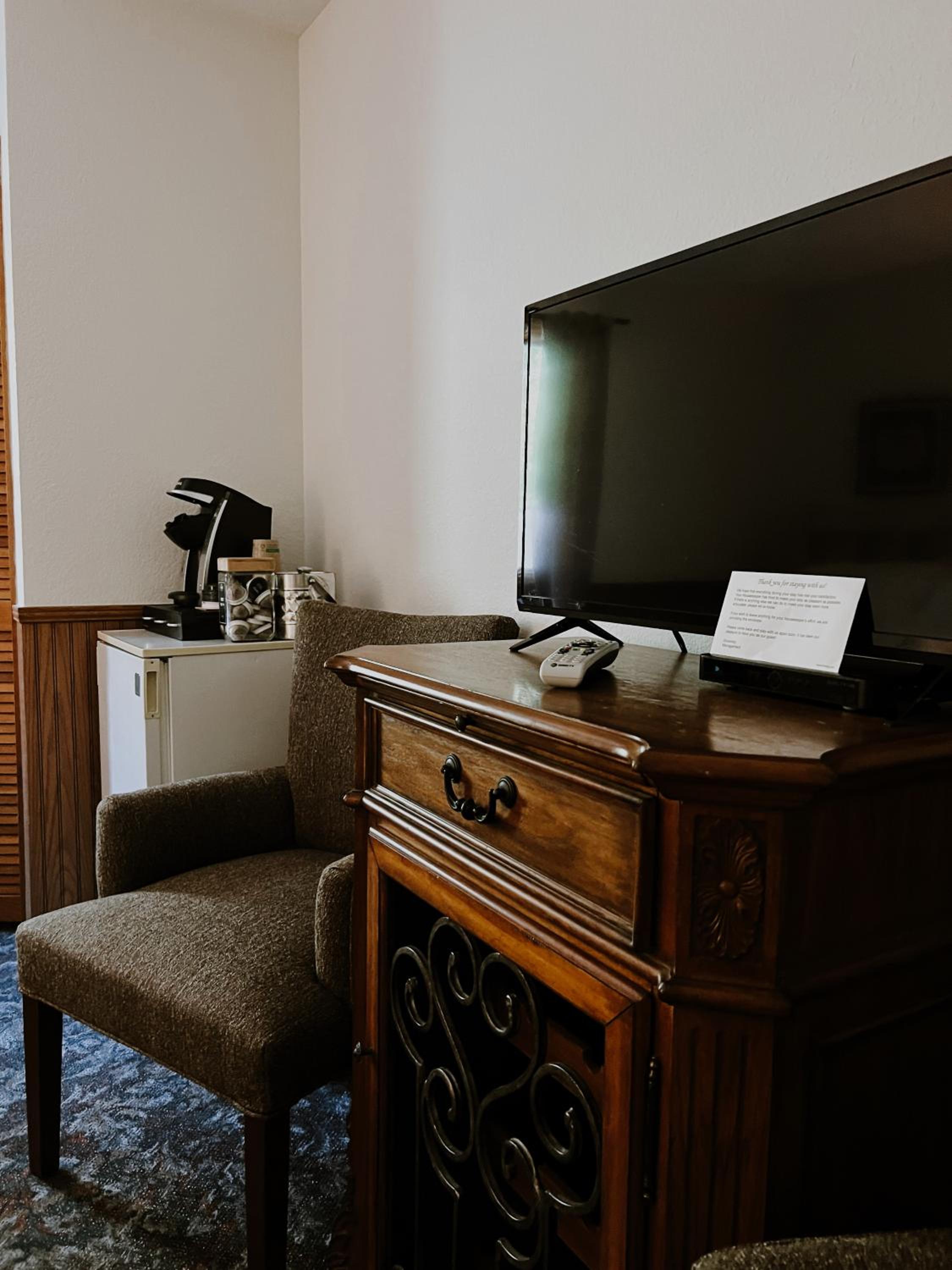 Standard King Room - Photo 1