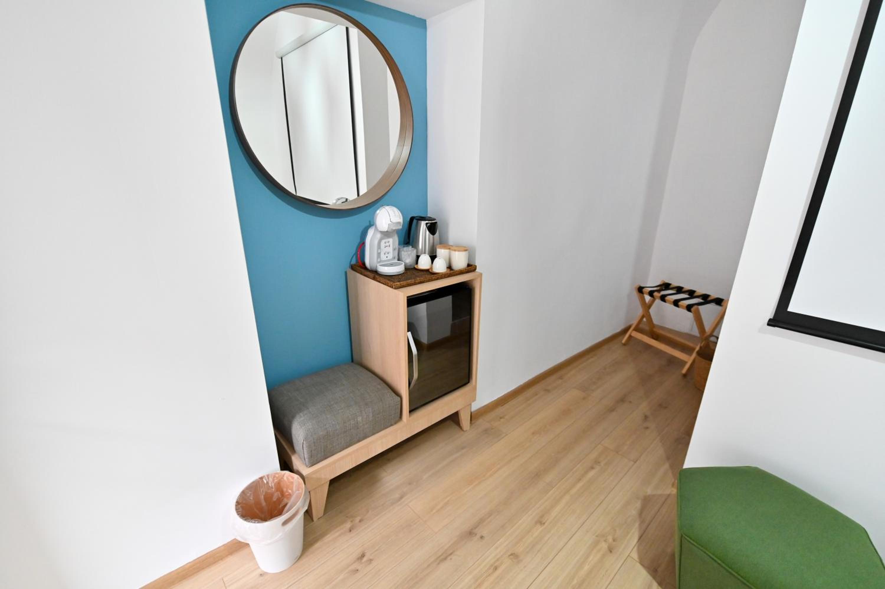 Superior King Room - Photo 11