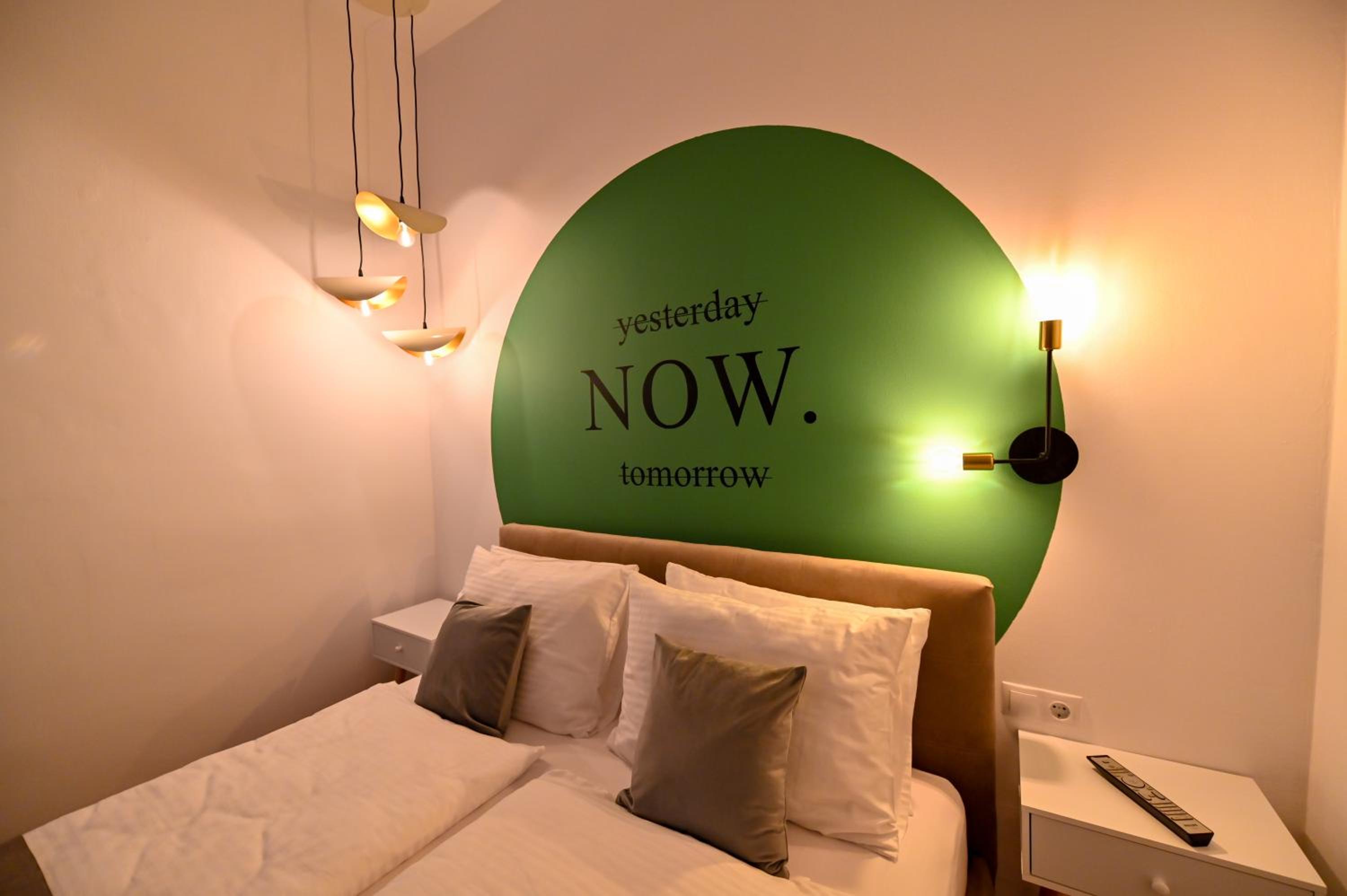Superior King Room - Photo 13