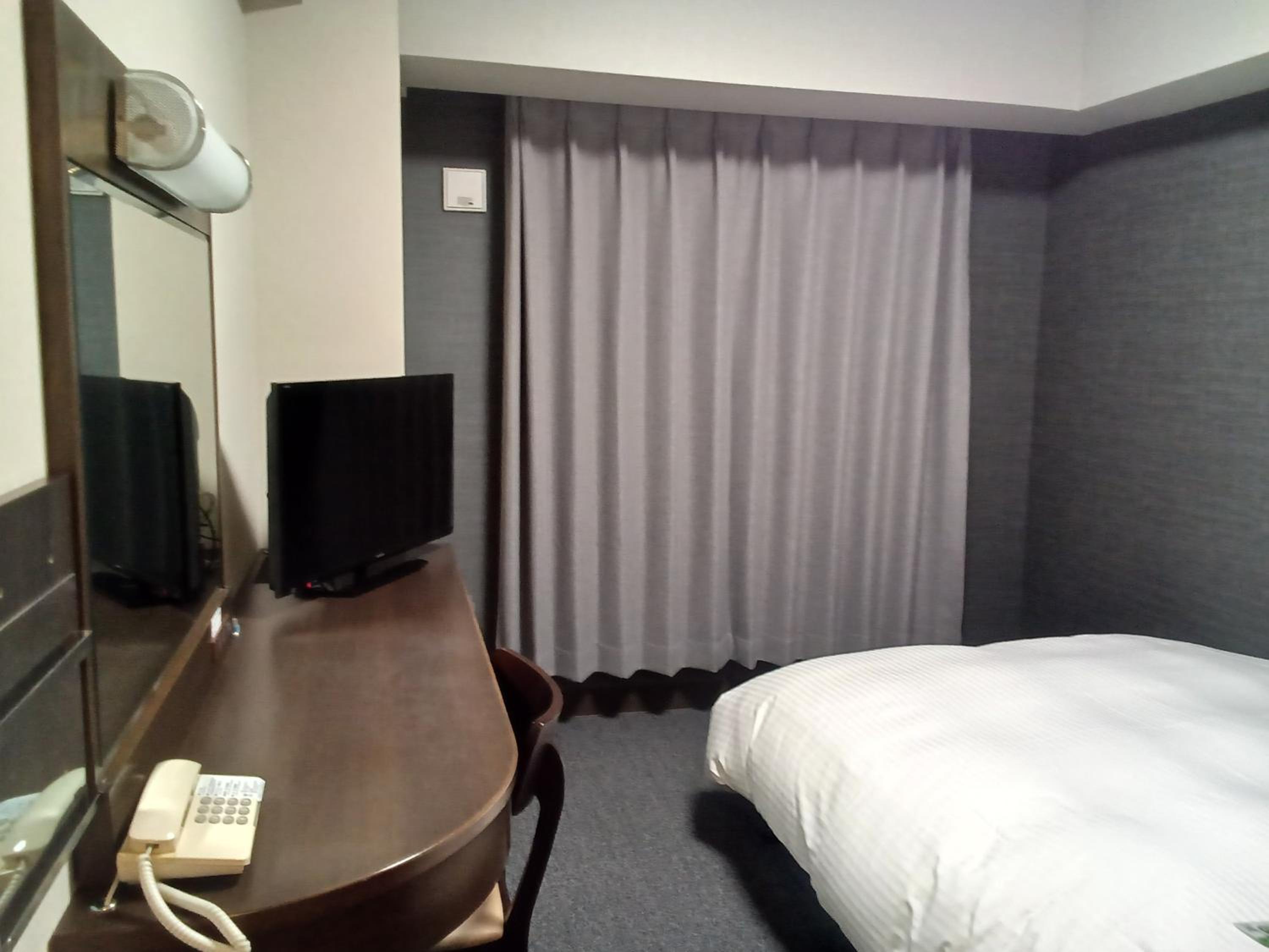 Comfort Double Room with Small Double Bed - Smoking - Eco Plan(No Daily Cleaning)