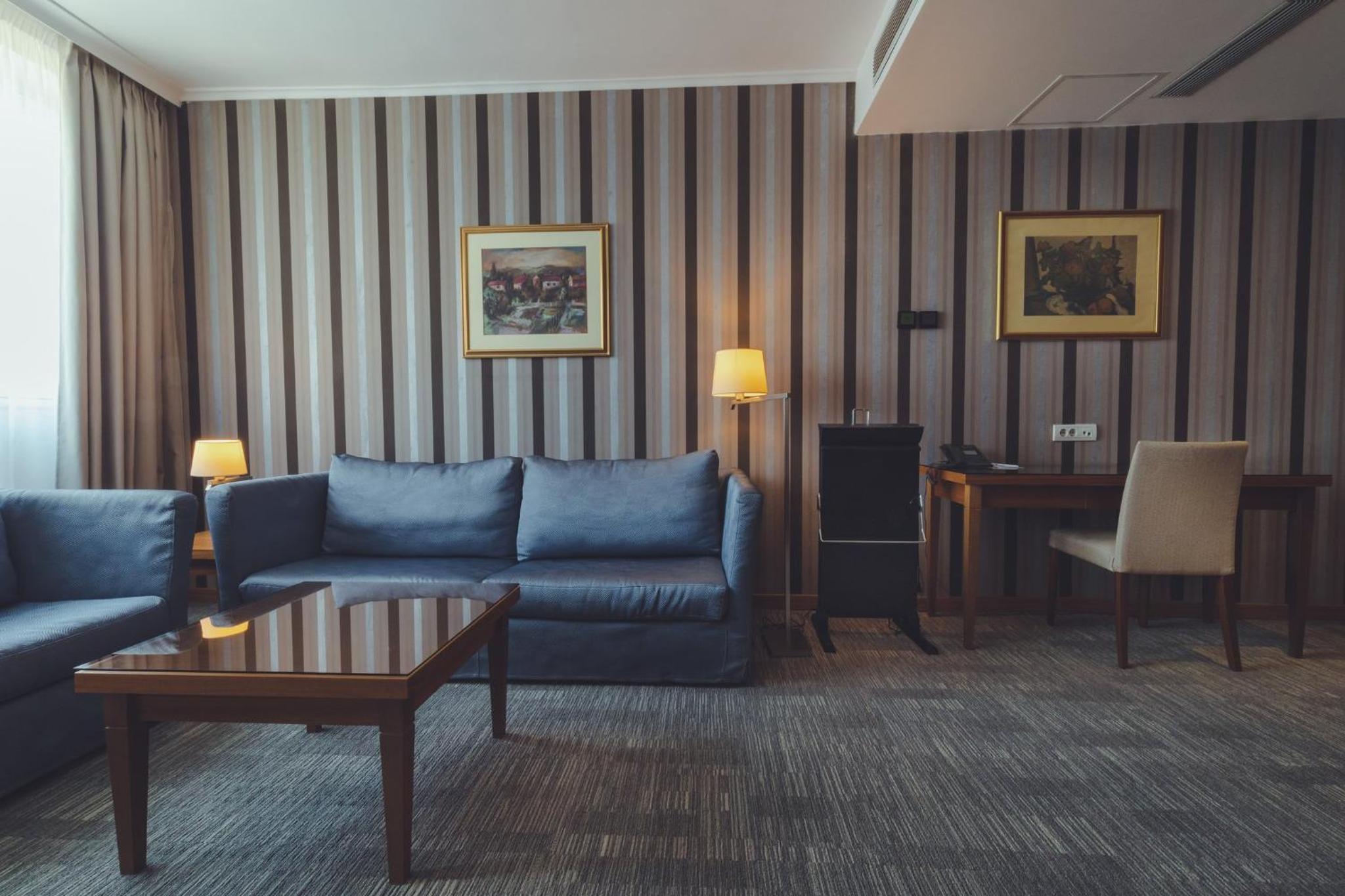King Suite - Photo 1