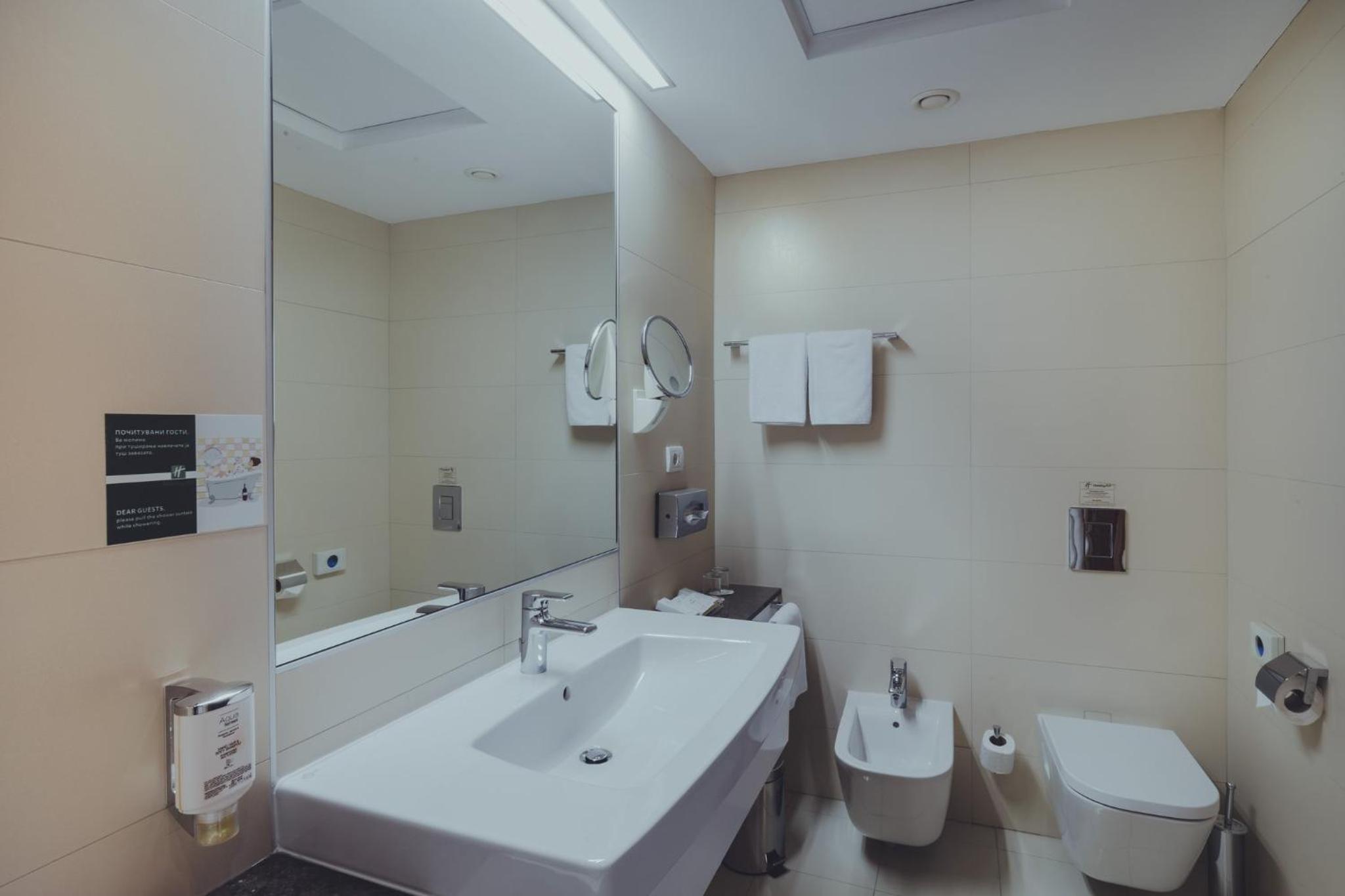 King Suite - Photo 3
