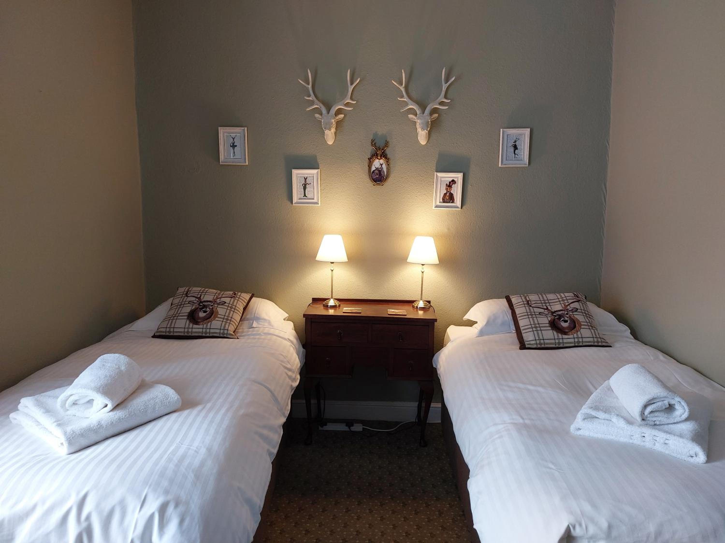 Twin Room with Bathroom photo 1