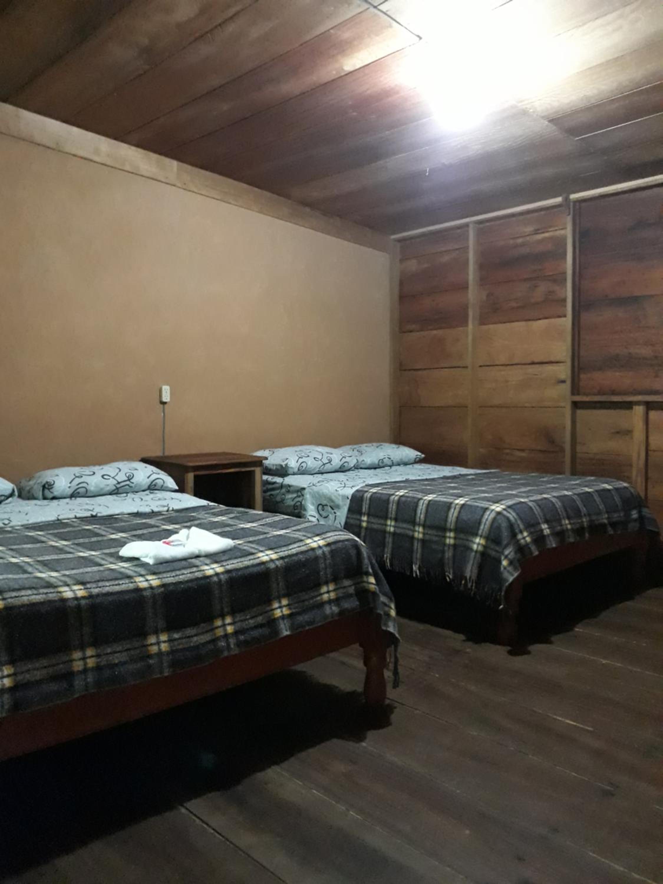 Twin Room with Private Bathroom - Photo 5