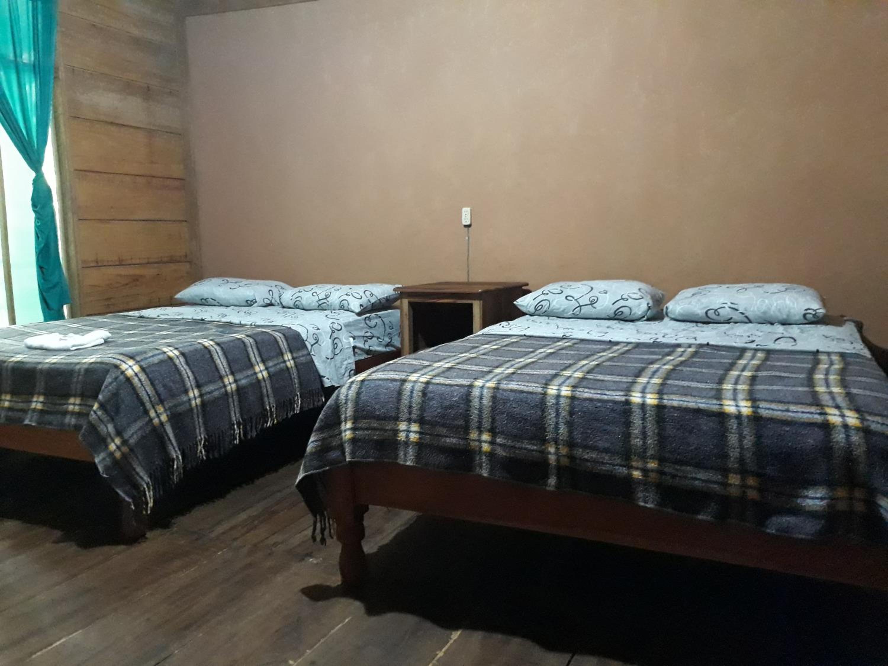 Twin Room with Private Bathroom - Photo 6