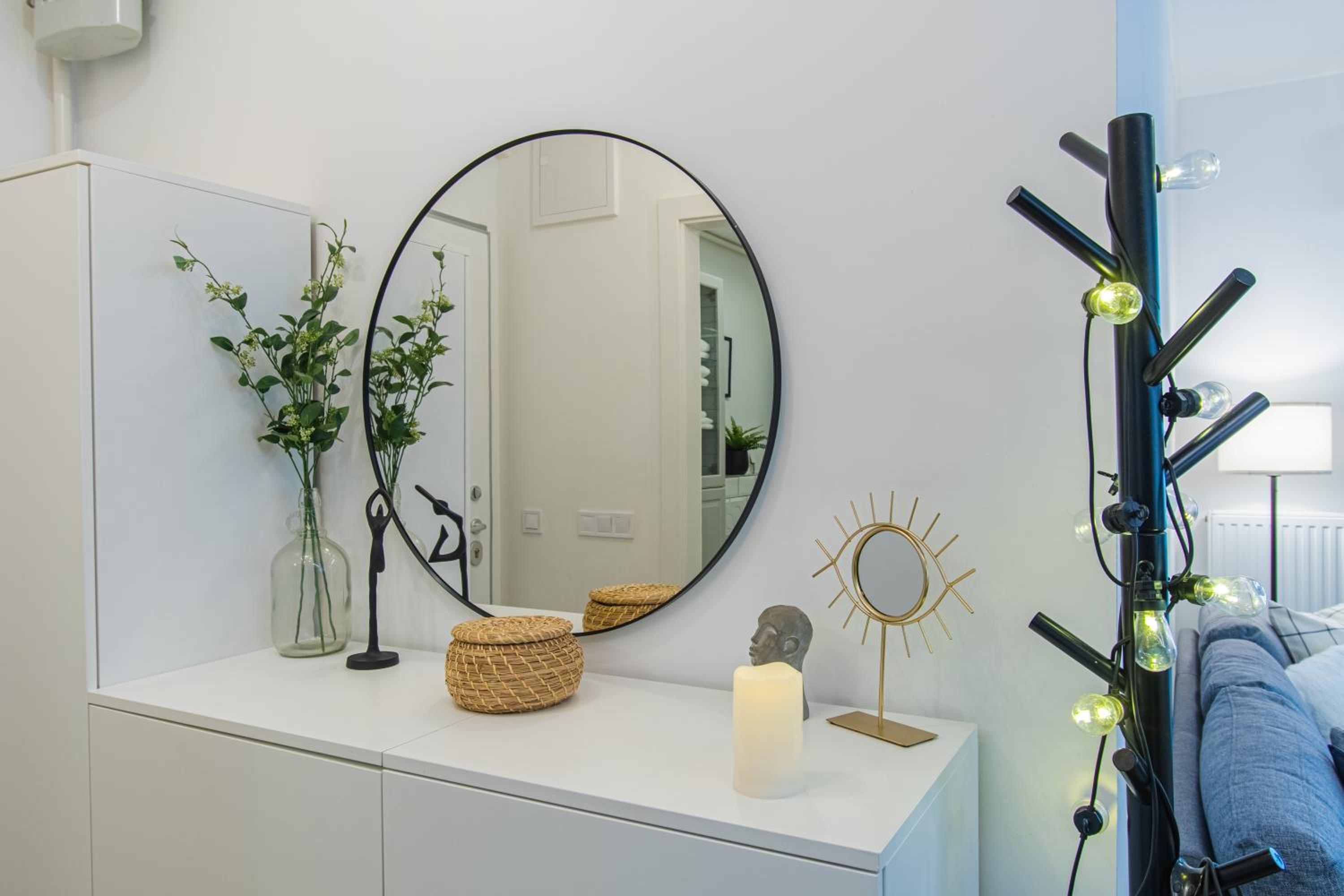 One-Bedroom Apartment - Photo 11