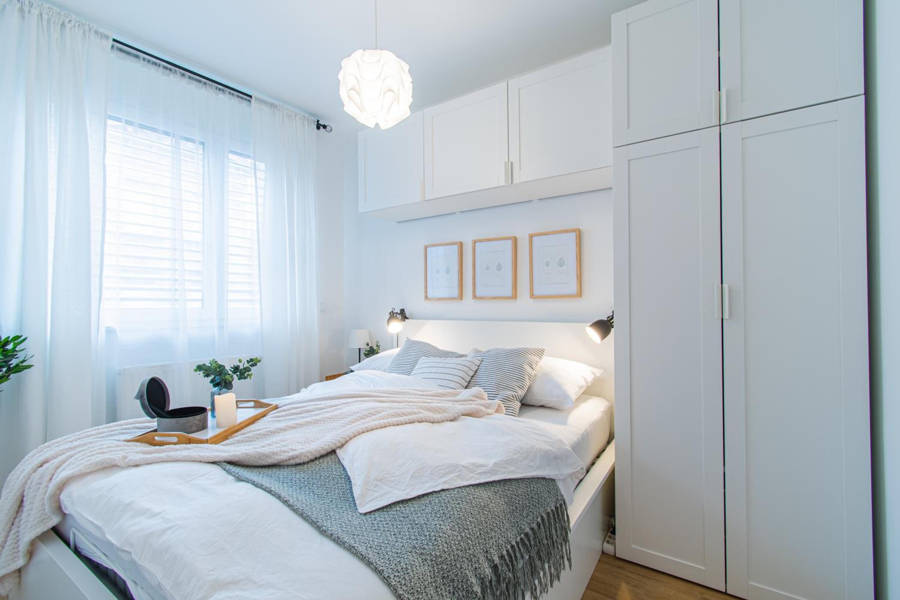 One-Bedroom Apartment - Photo 3