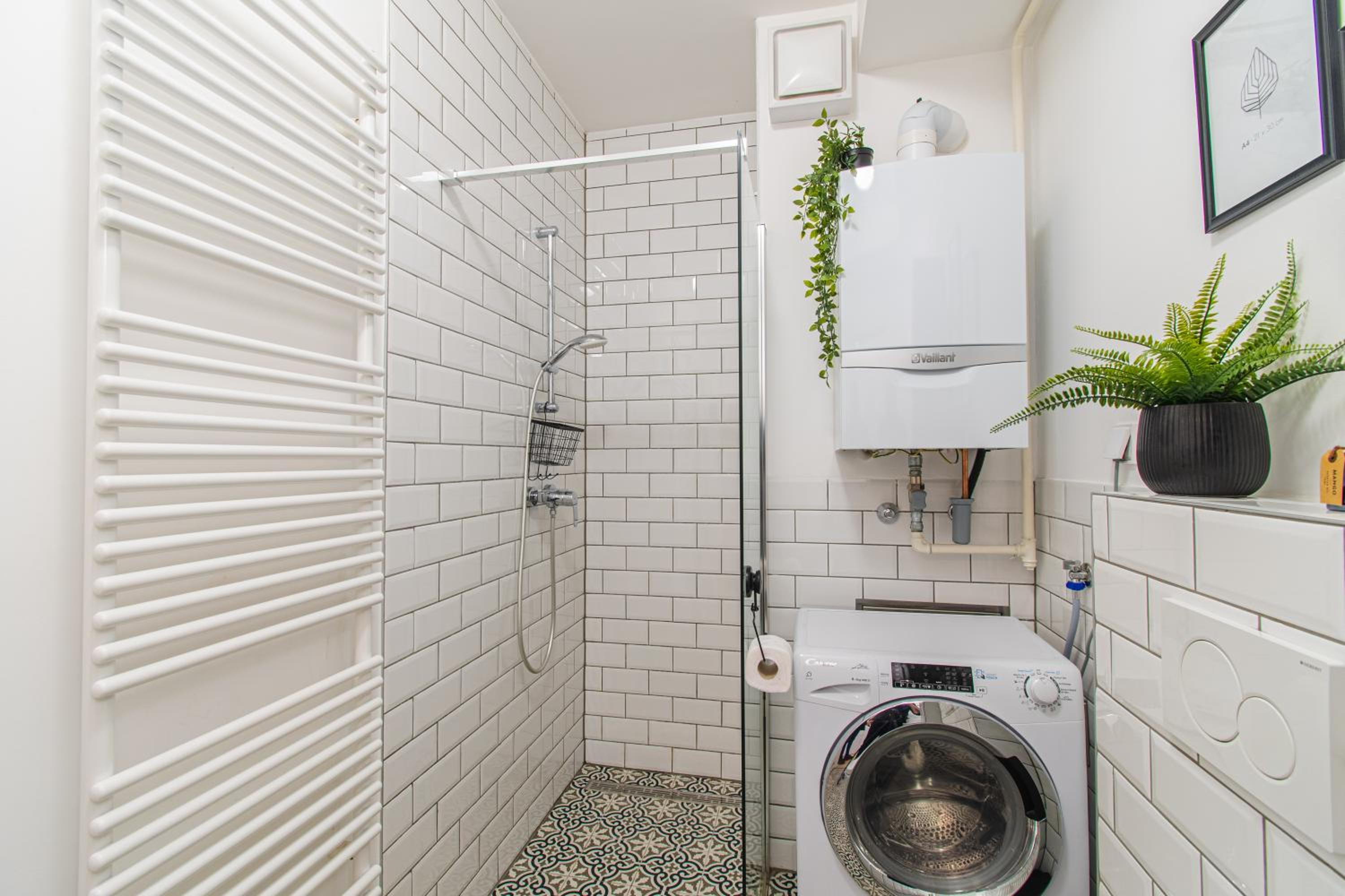 One-Bedroom Apartment - Photo 4