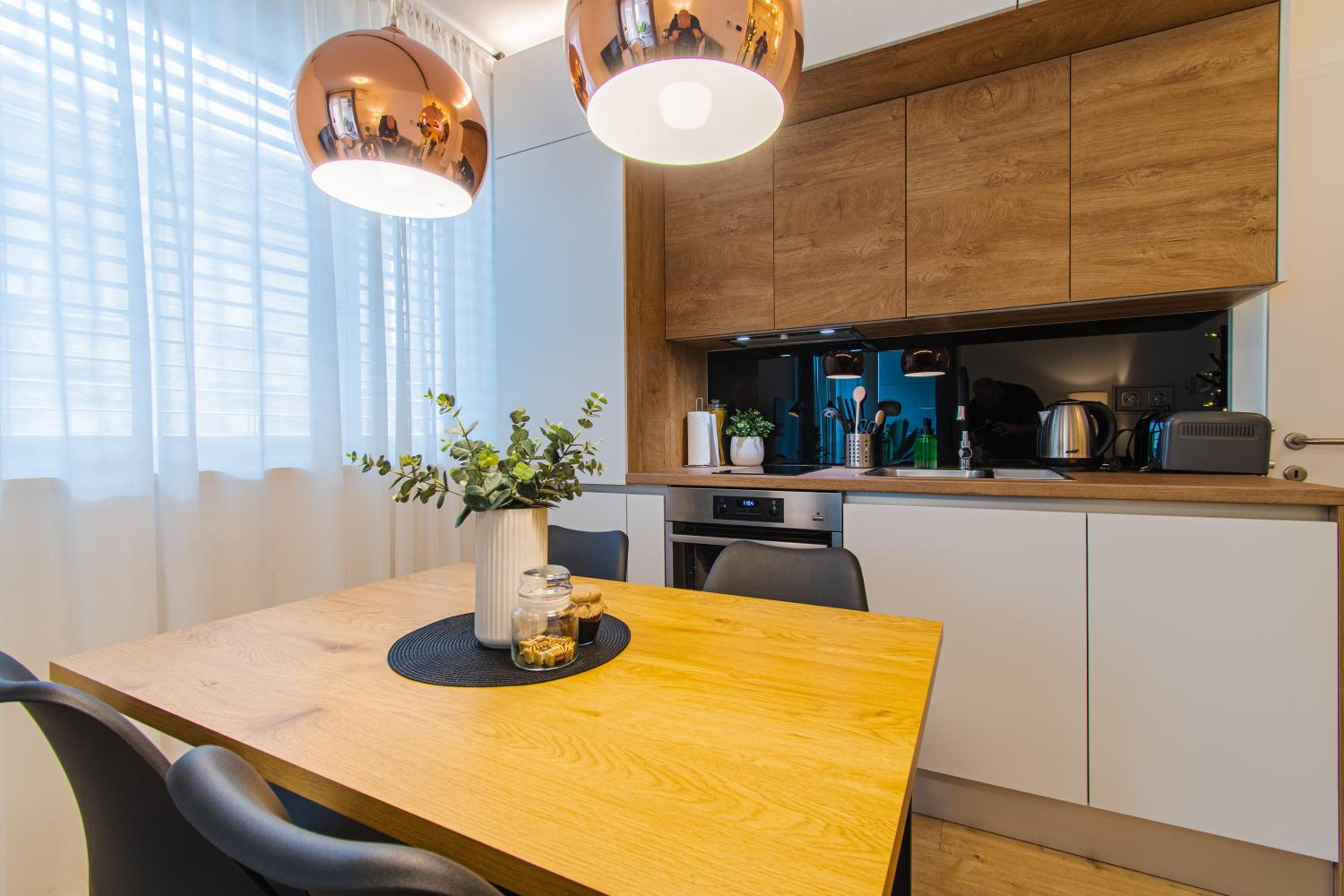 One-Bedroom Apartment - Photo 6