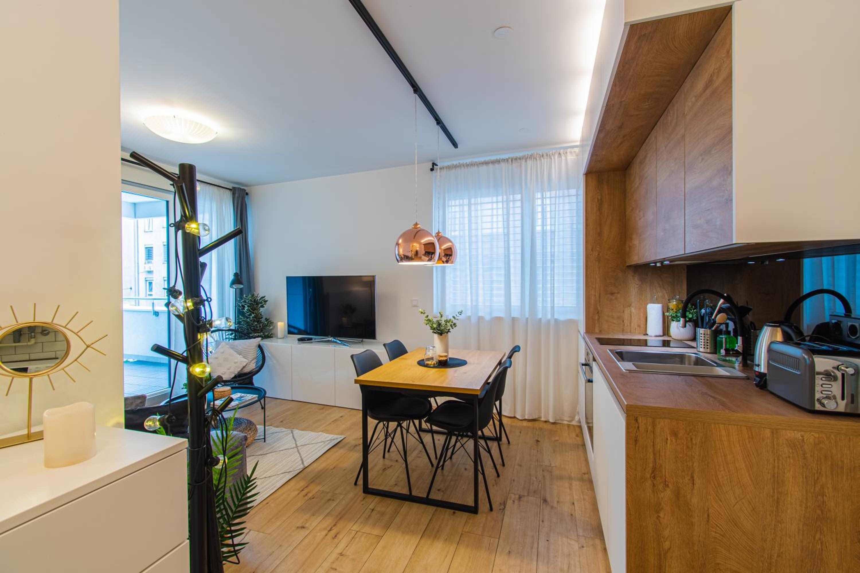 One-Bedroom Apartment - Photo 7