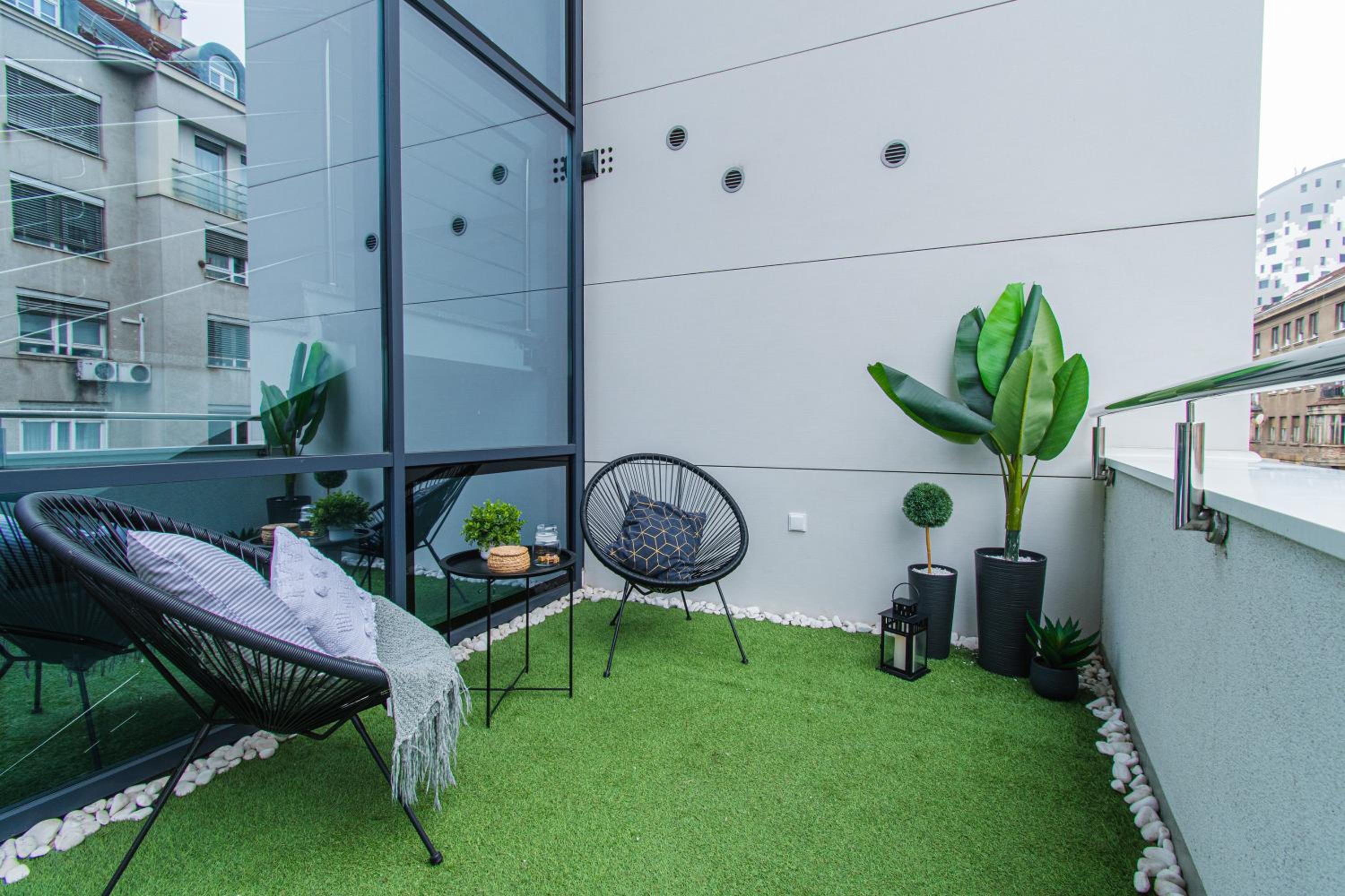 One-Bedroom Apartment - Photo 12