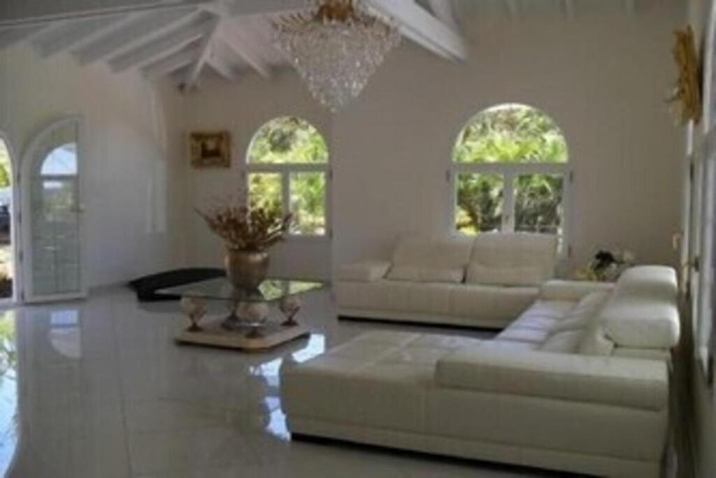 Villa photo 2