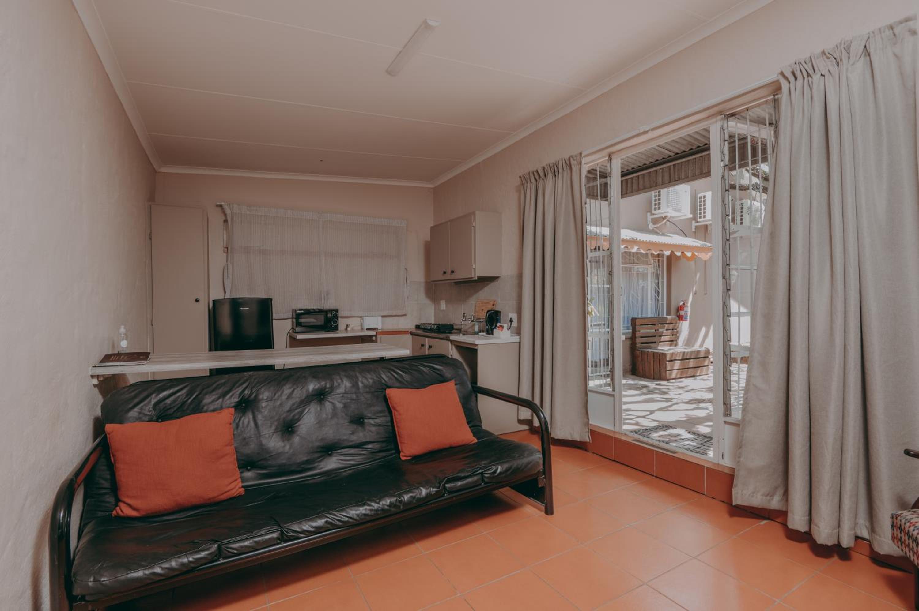 Apartment photo 2