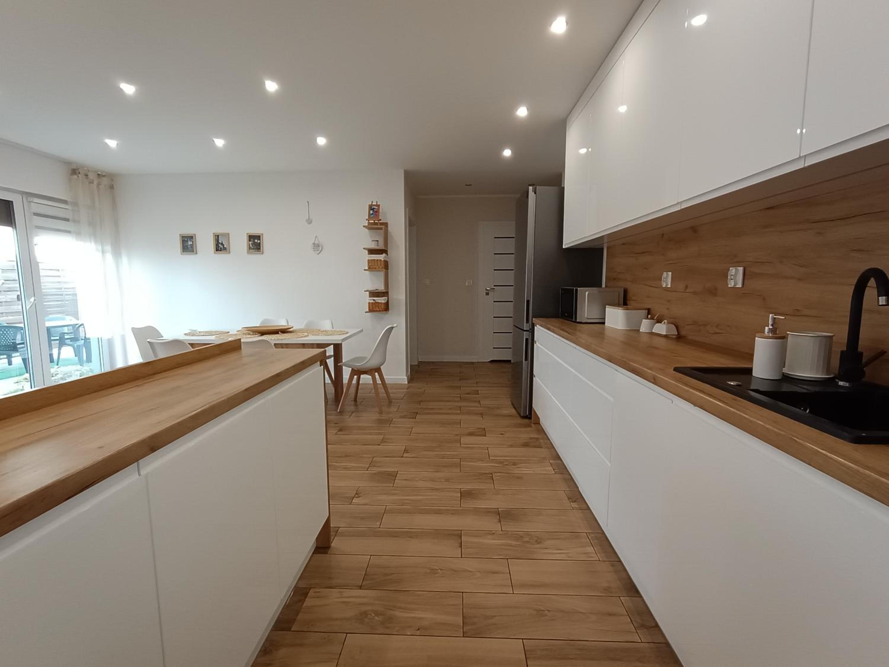 Apartment with Terrace - Photo 15