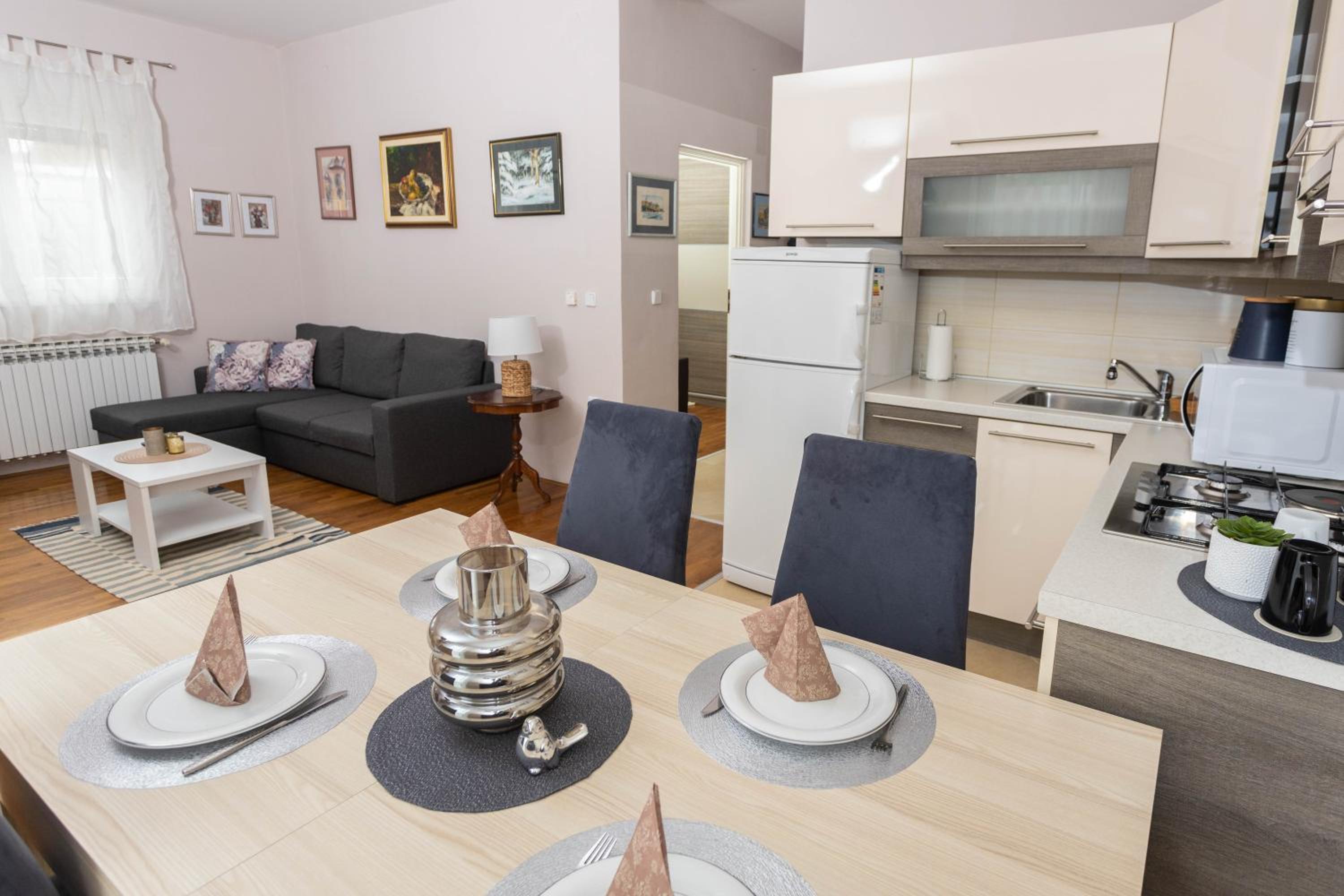 One-Bedroom Apartment - Photo 10