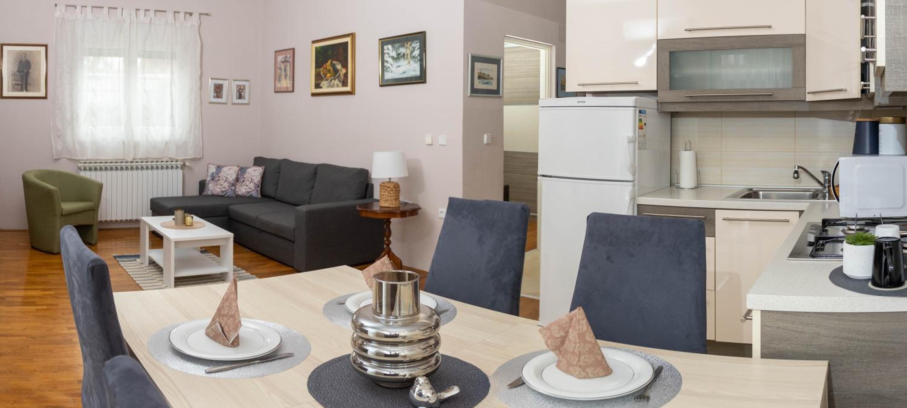 One-Bedroom Apartment - Photo 11