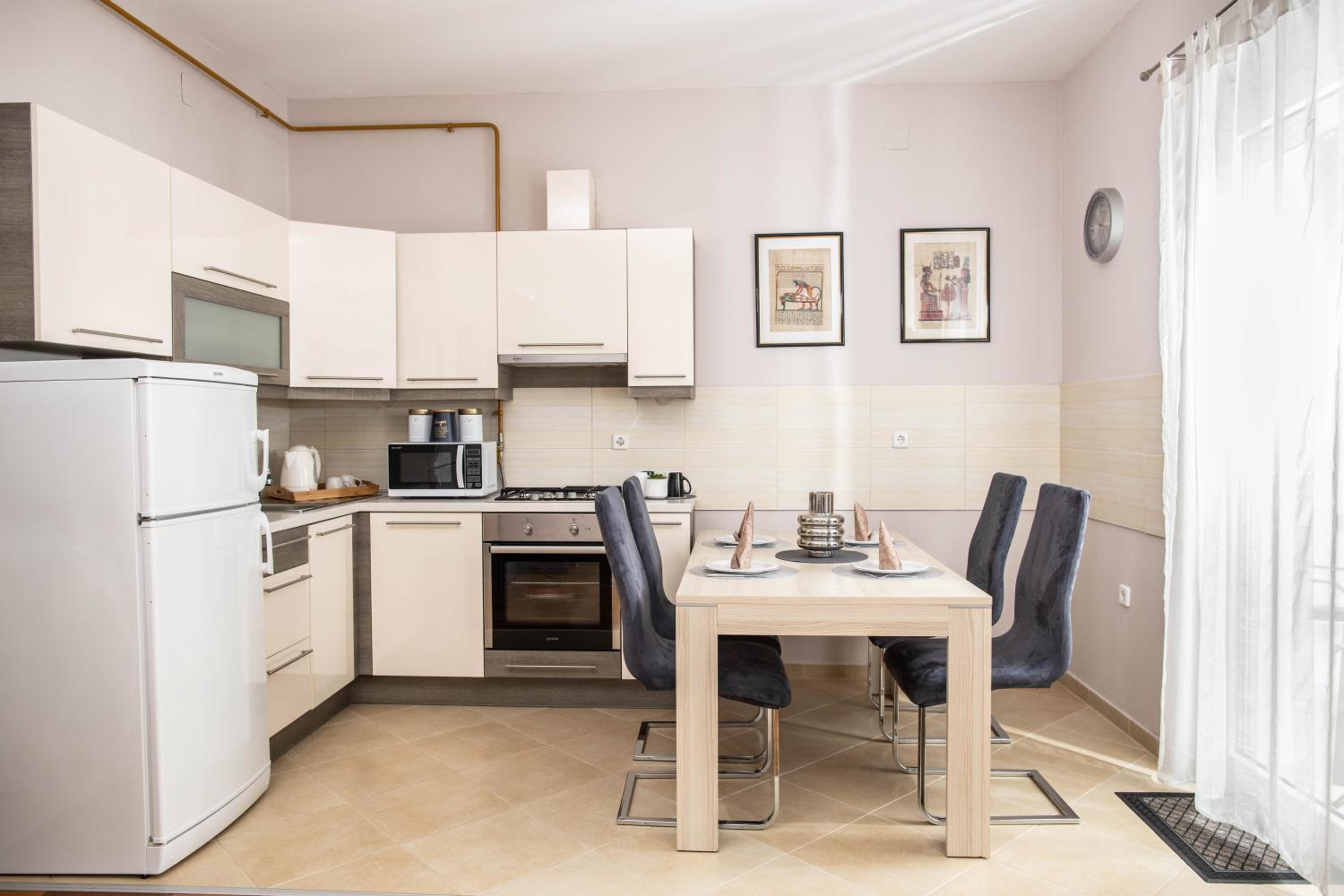 One-Bedroom Apartment - Photo 13
