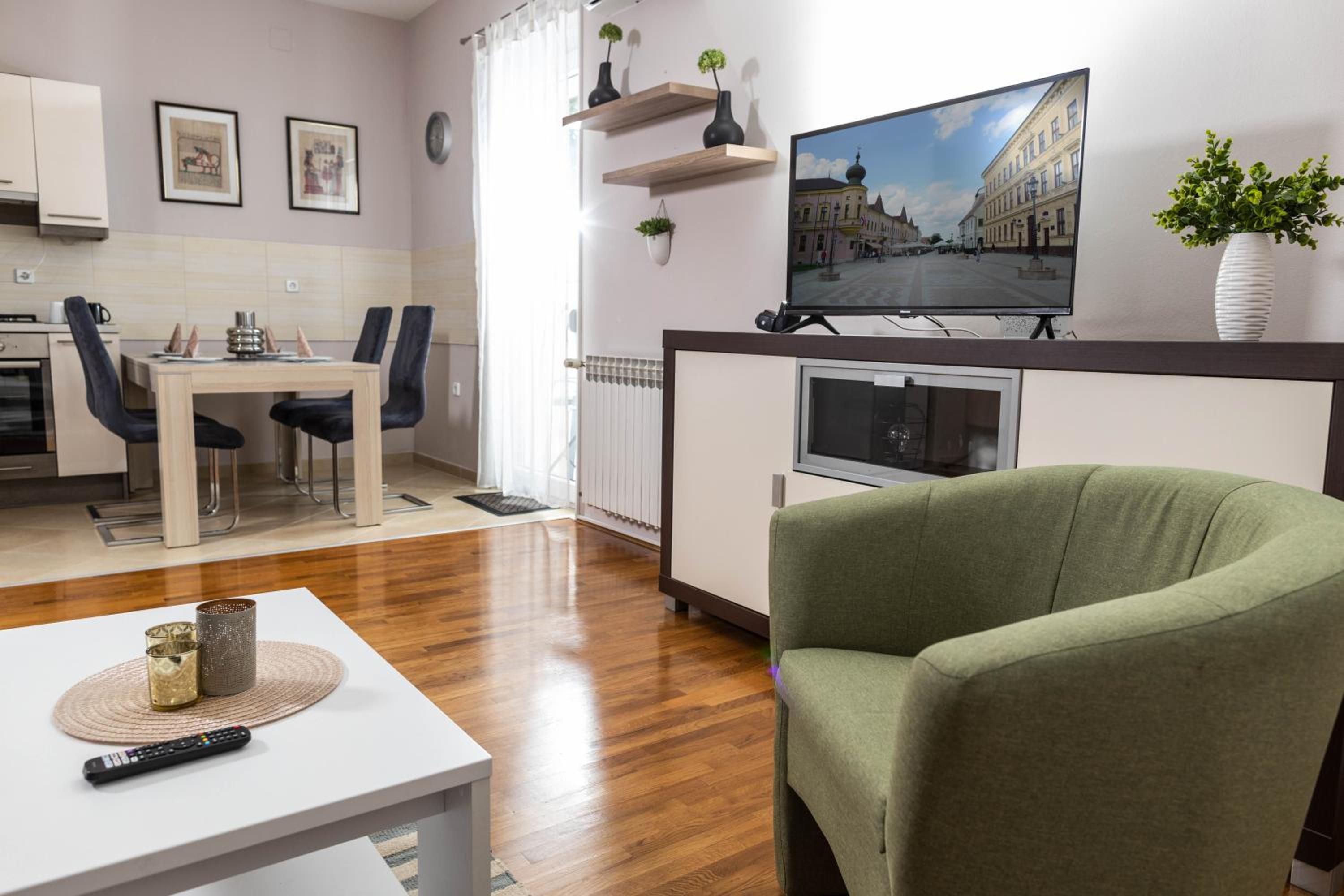 One-Bedroom Apartment - Photo 1