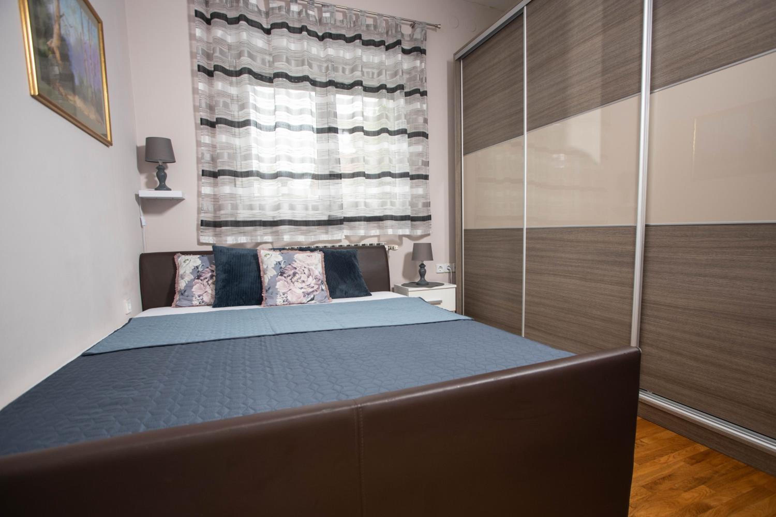 One-Bedroom Apartment - Photo 16