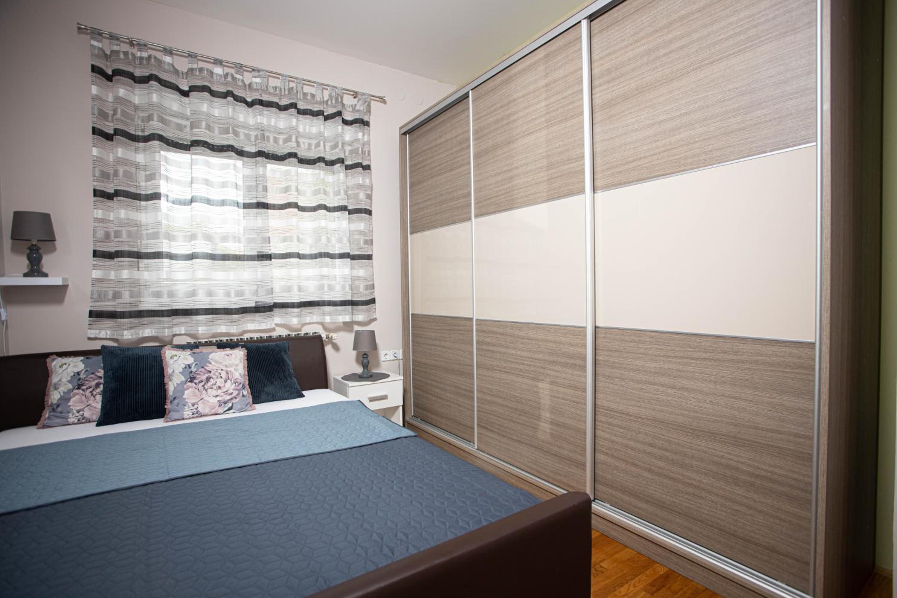 One-Bedroom Apartment - Photo 17
