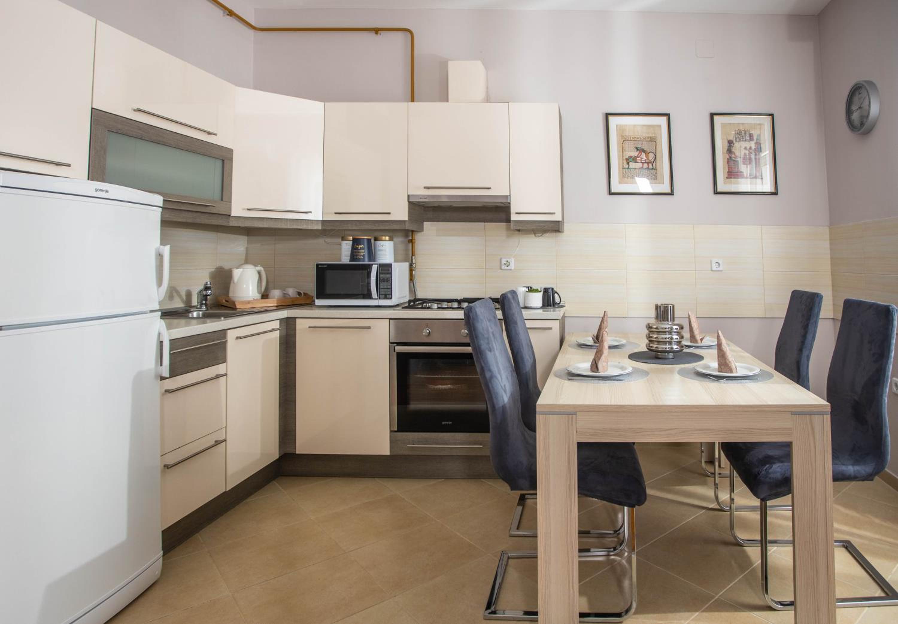 One-Bedroom Apartment - Photo 18