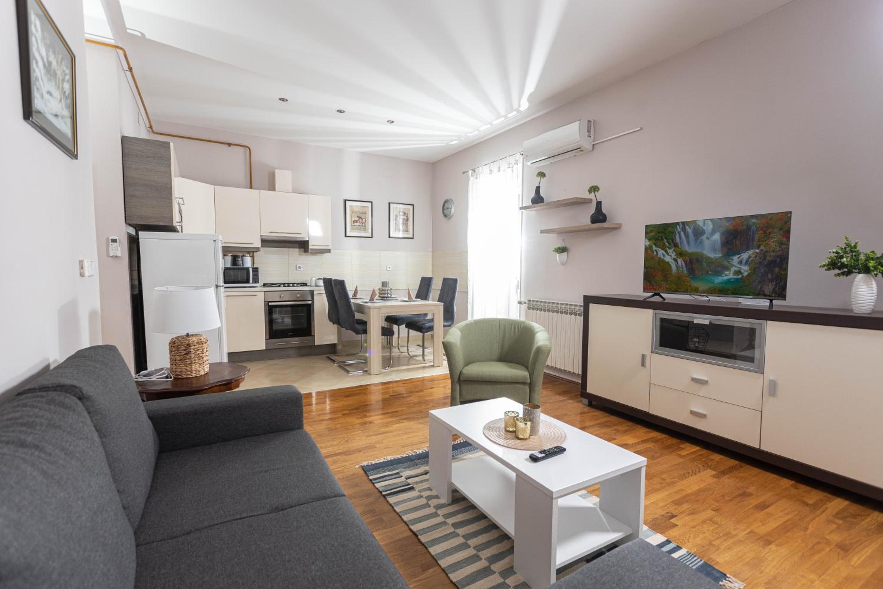 One-Bedroom Apartment - Photo 20