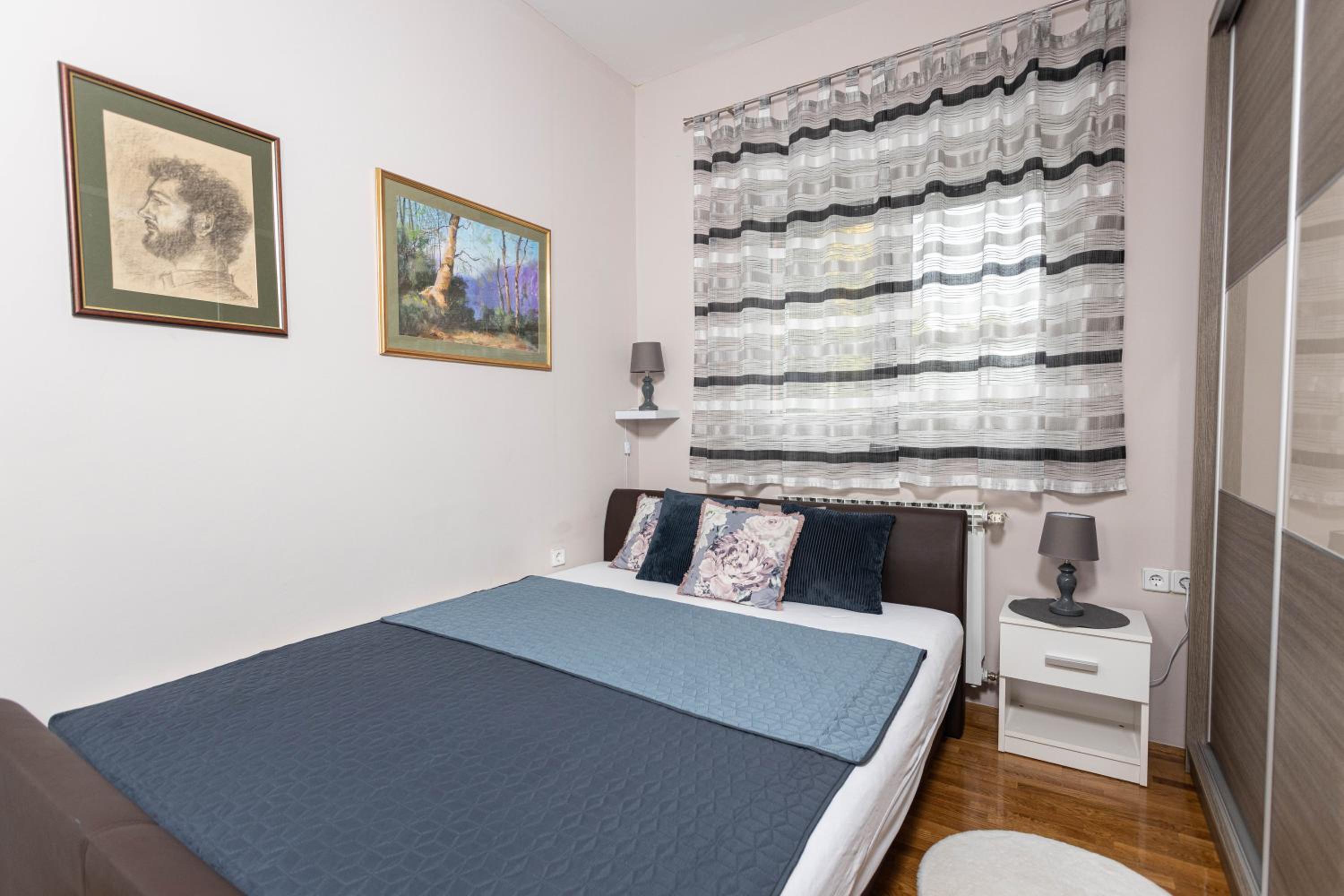 One-Bedroom Apartment - Photo 21