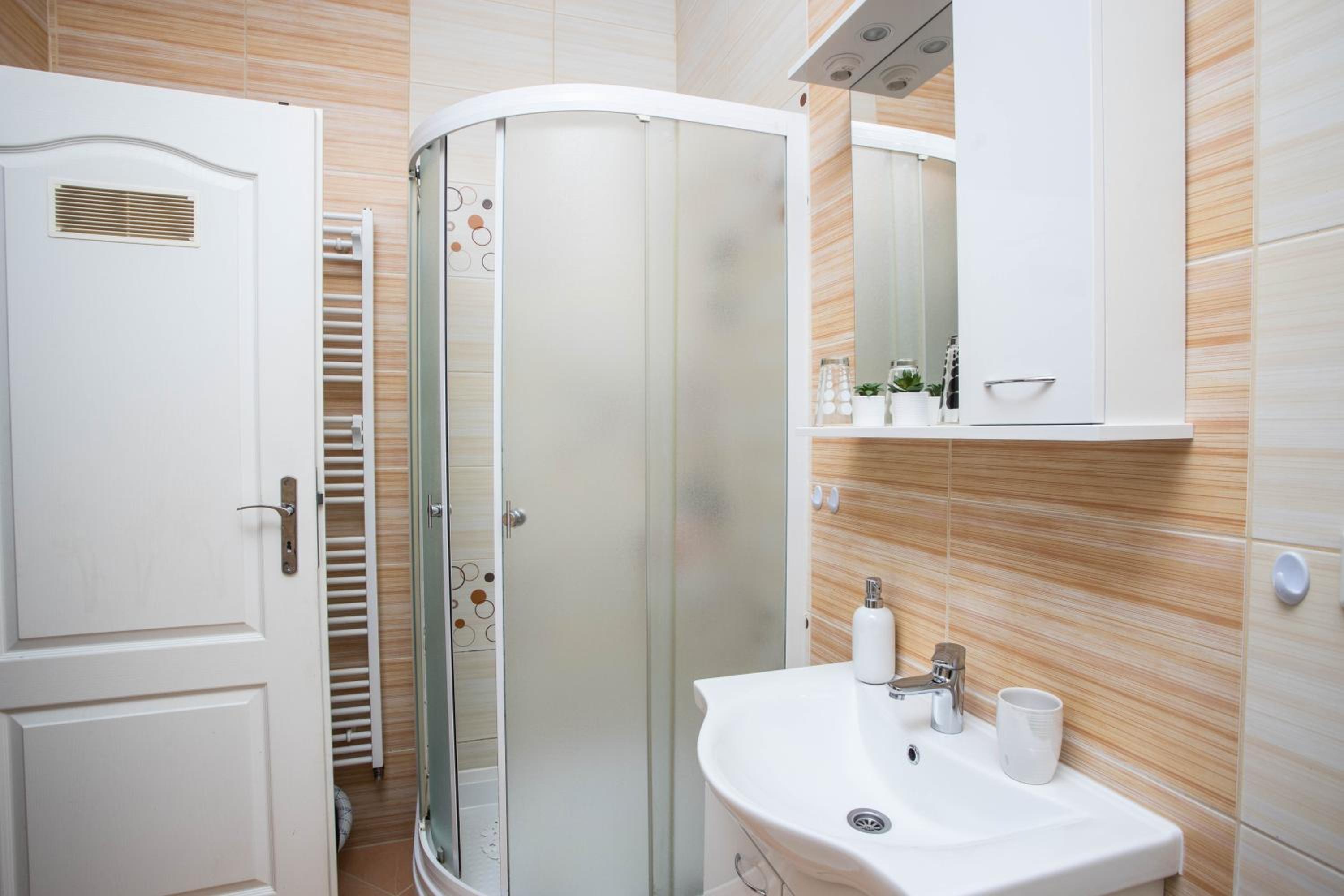 One-Bedroom Apartment - Photo 40