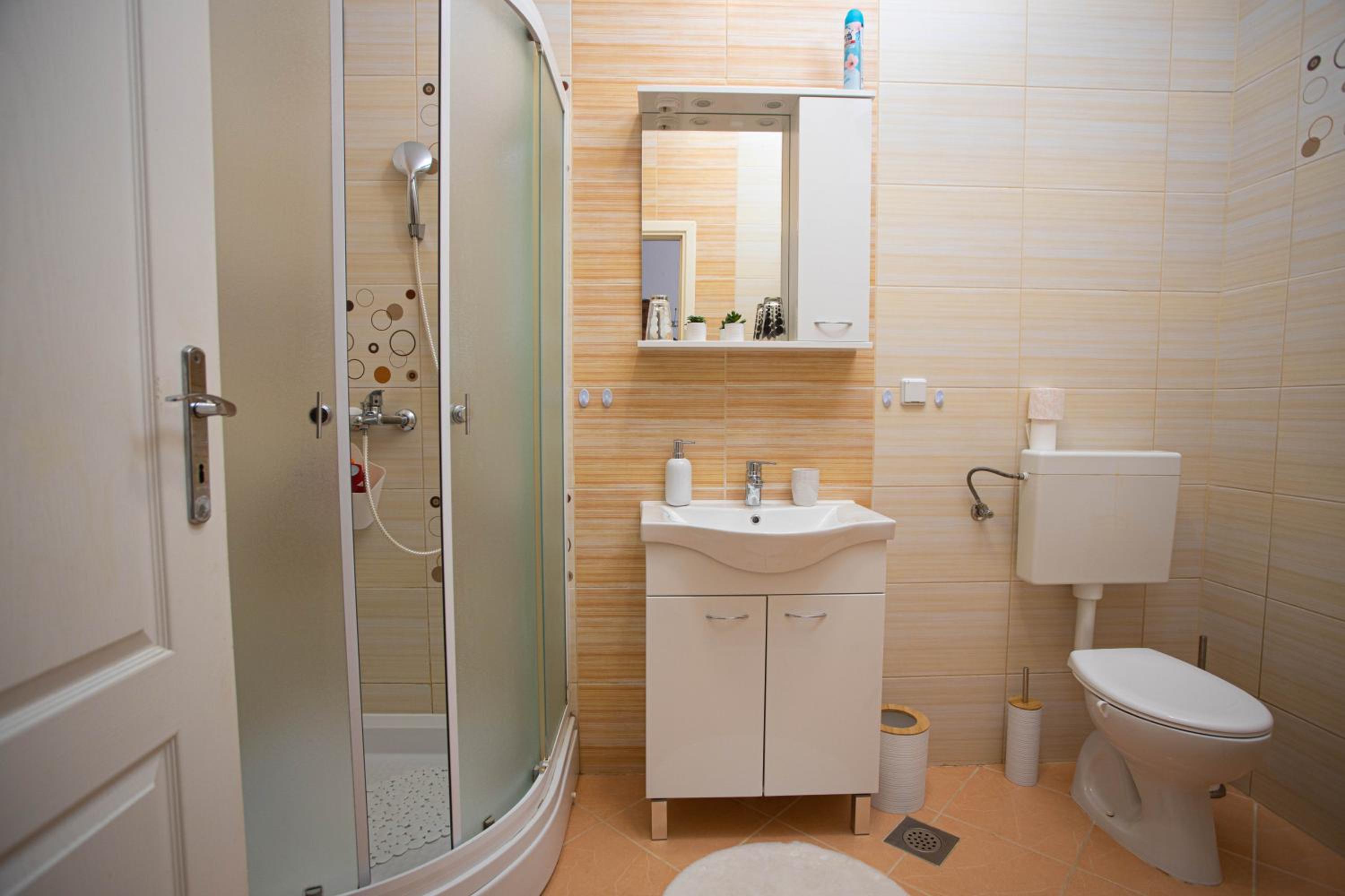 One-Bedroom Apartment - Photo 34