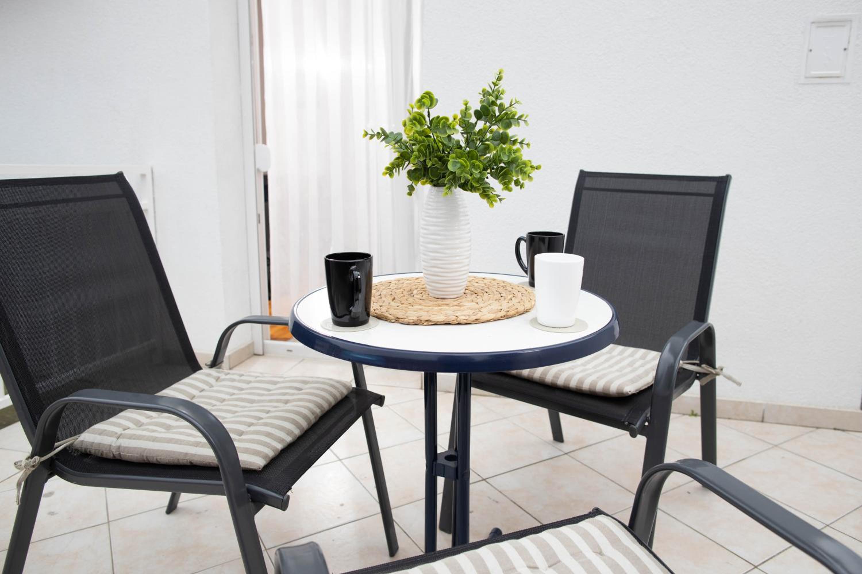 One-Bedroom Apartment - Photo 33