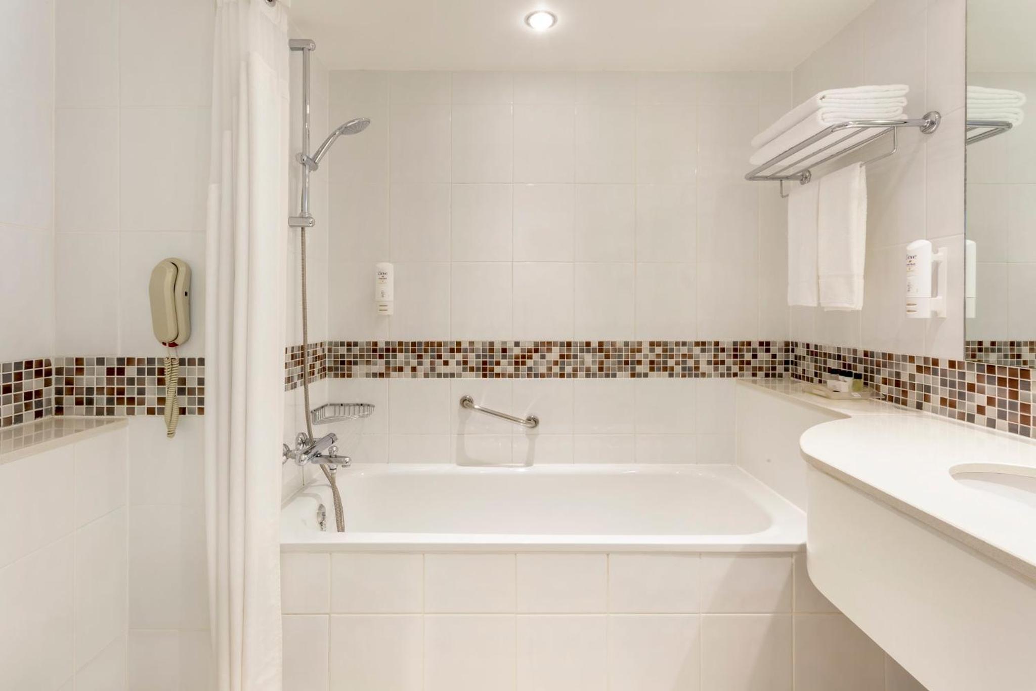 Premium King Room with Balcony and Canal View - Photo 32