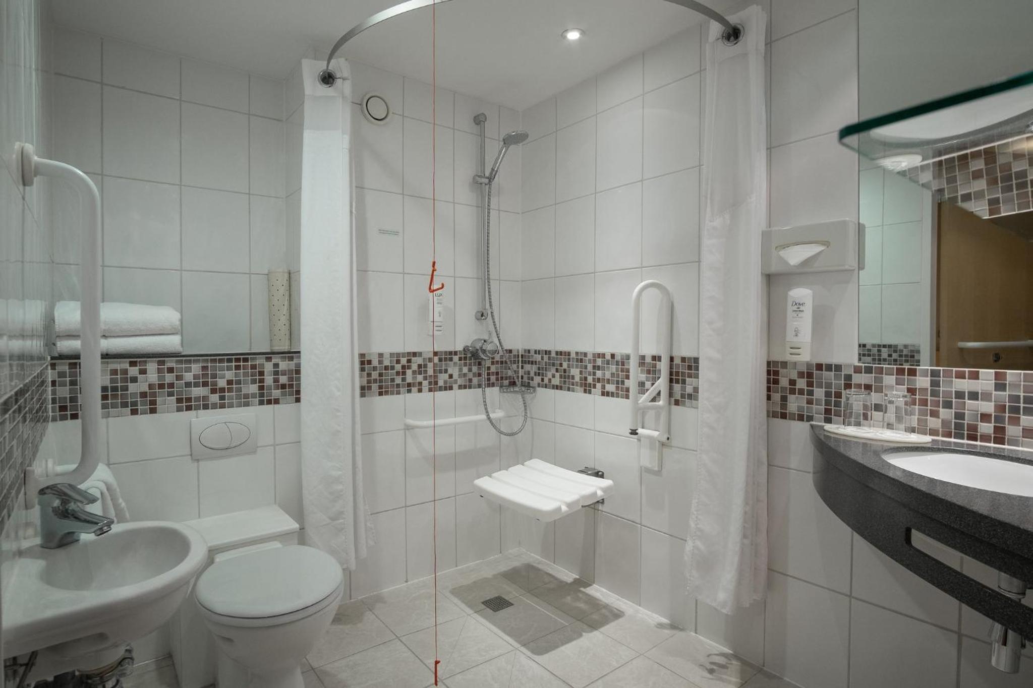 Standard Double Room - Disability Access - Photo 6